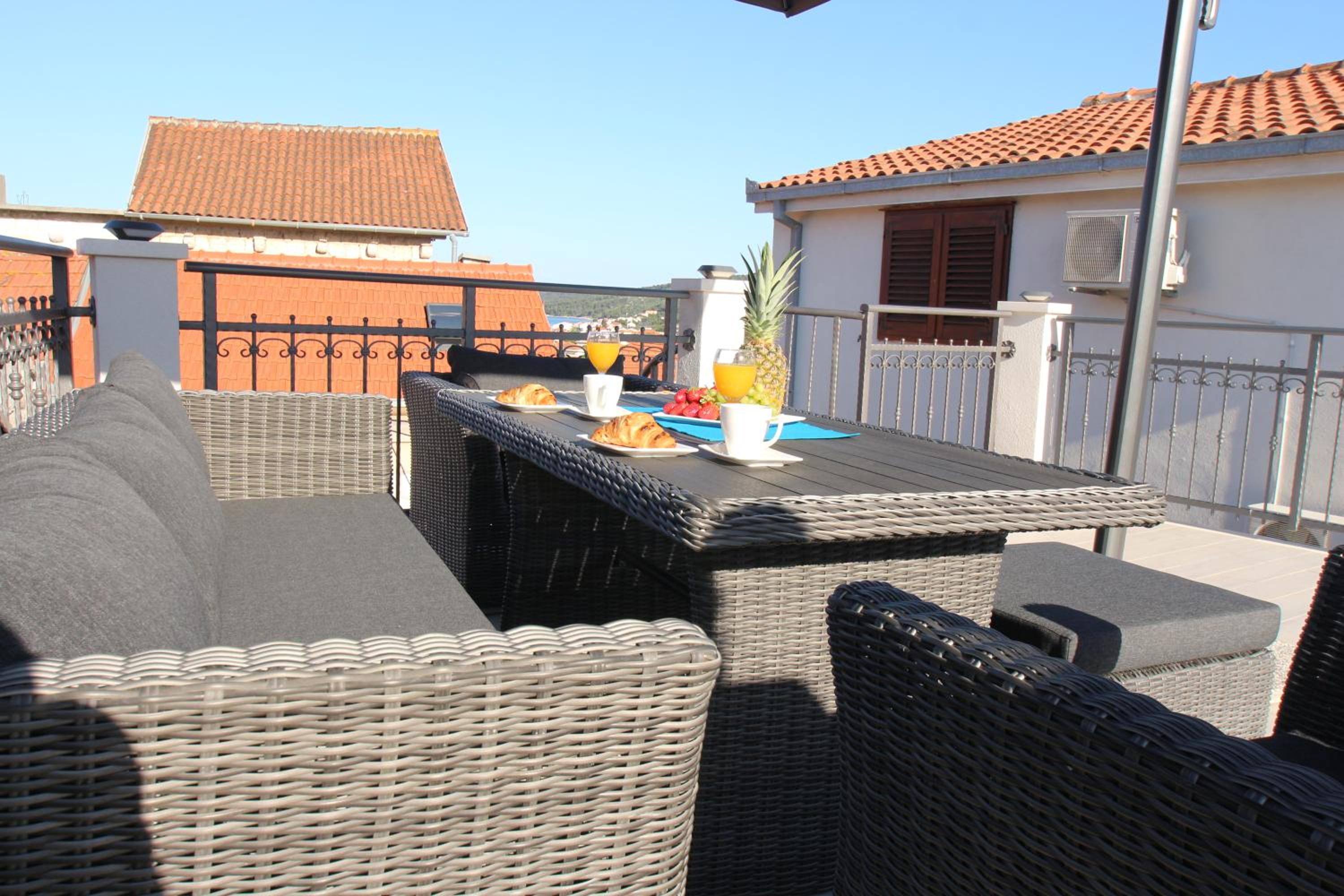 House RokaStone