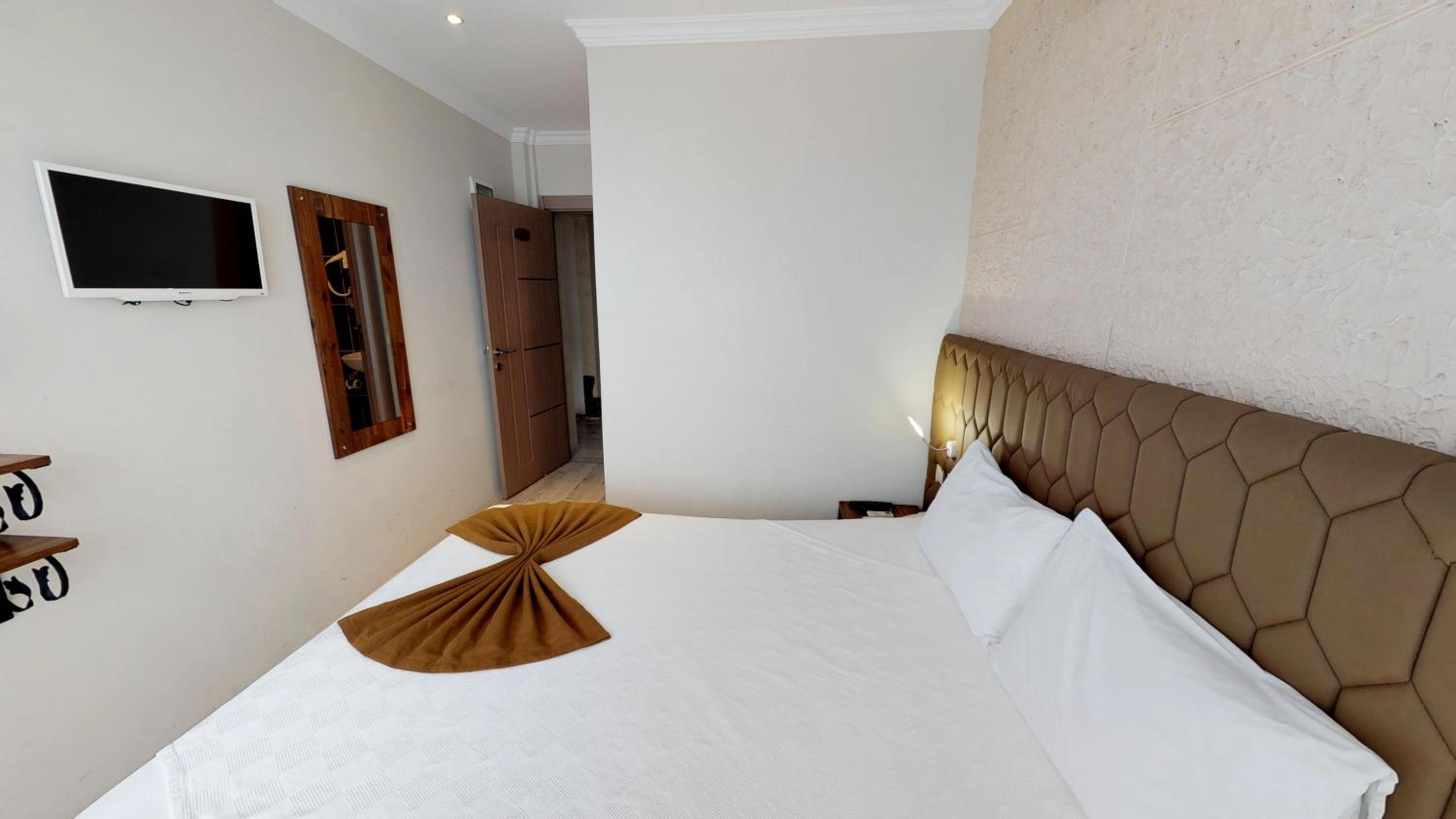 Patron Hotel - Image 60