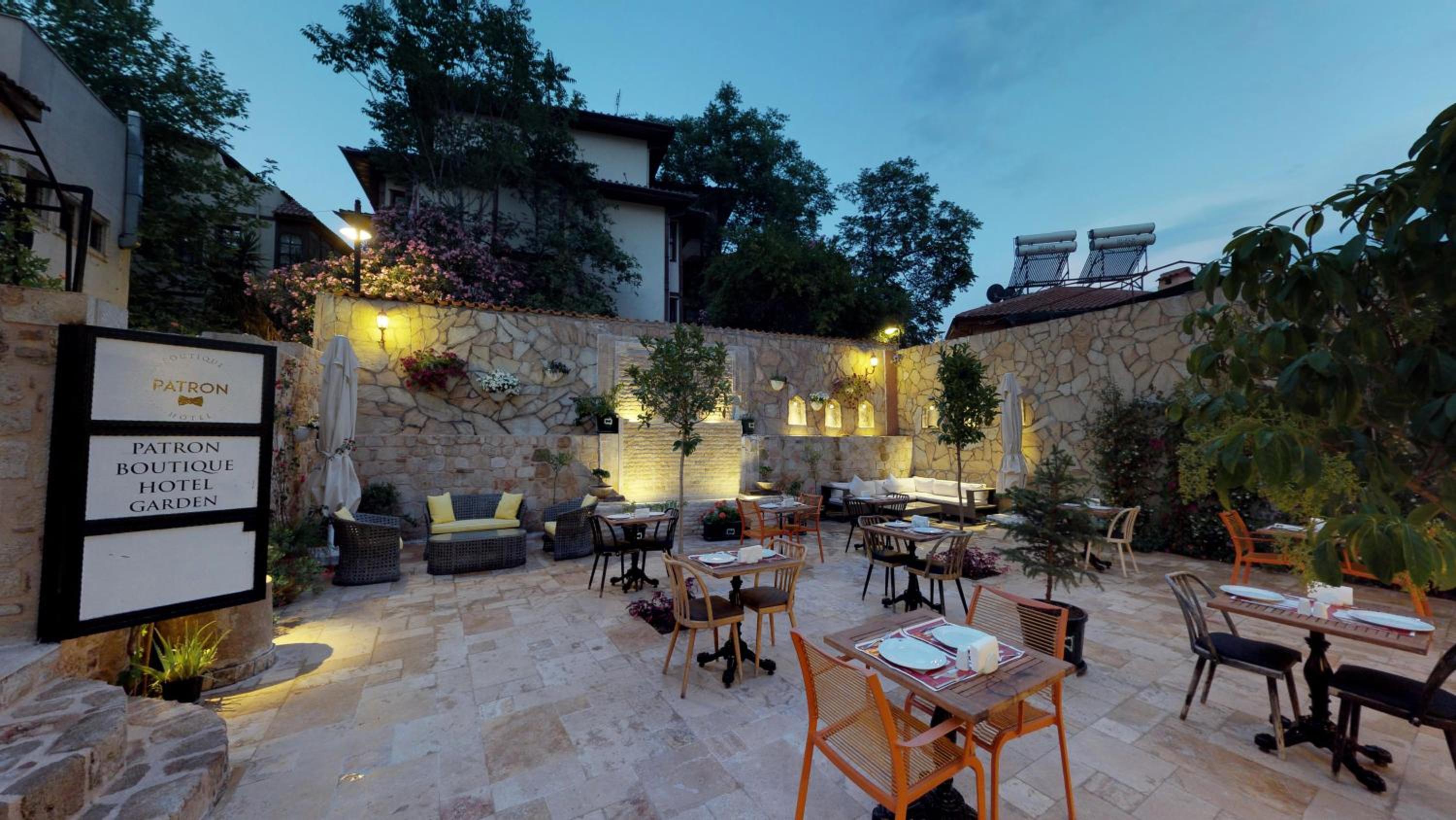 Patron Hotel - Image 30