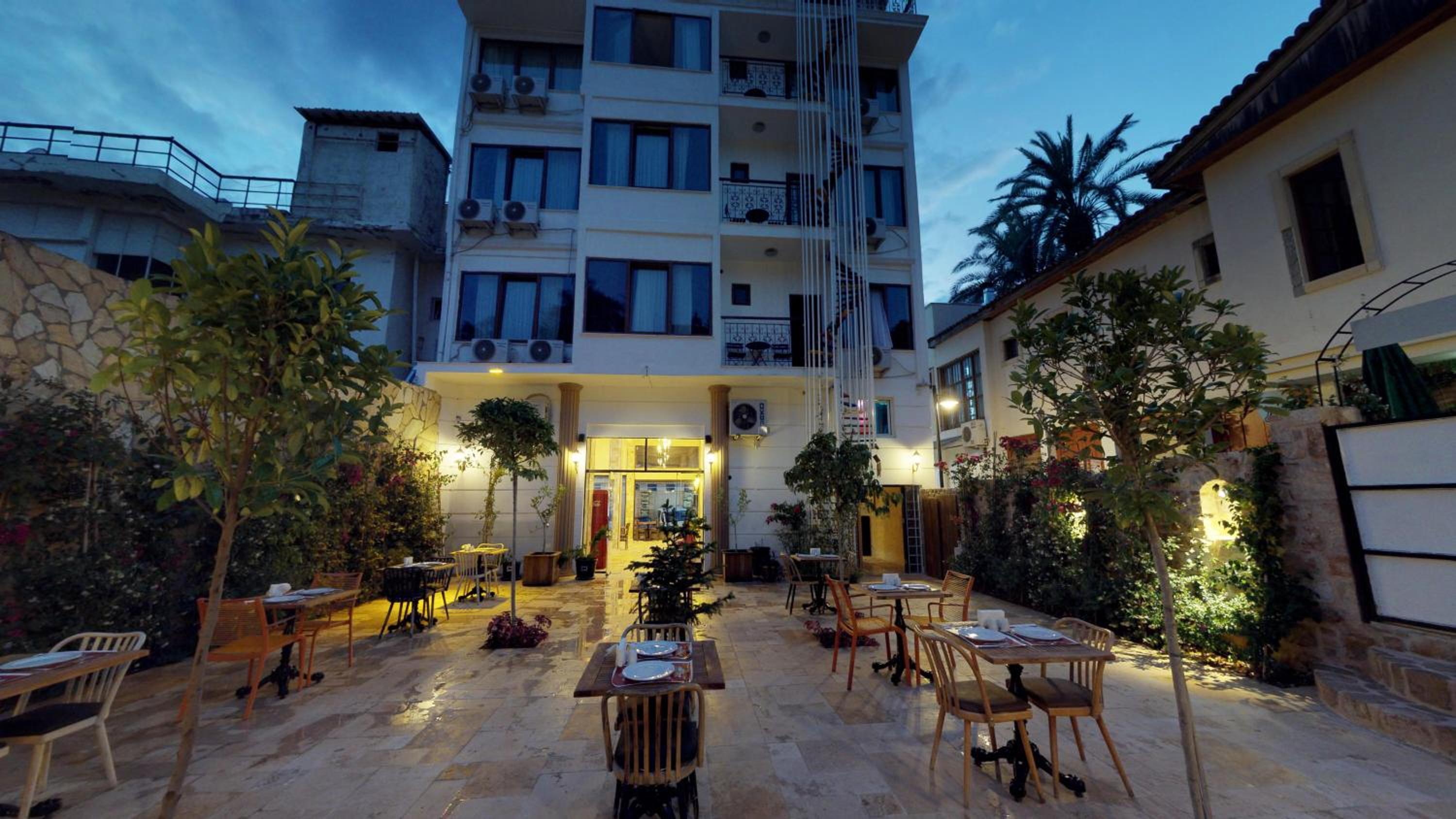 Patron Hotel - Image 24