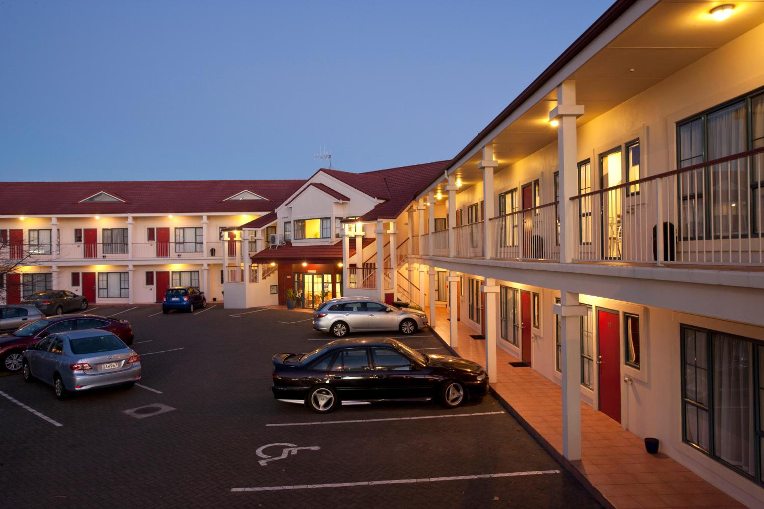Aubyn Court Spa Motel