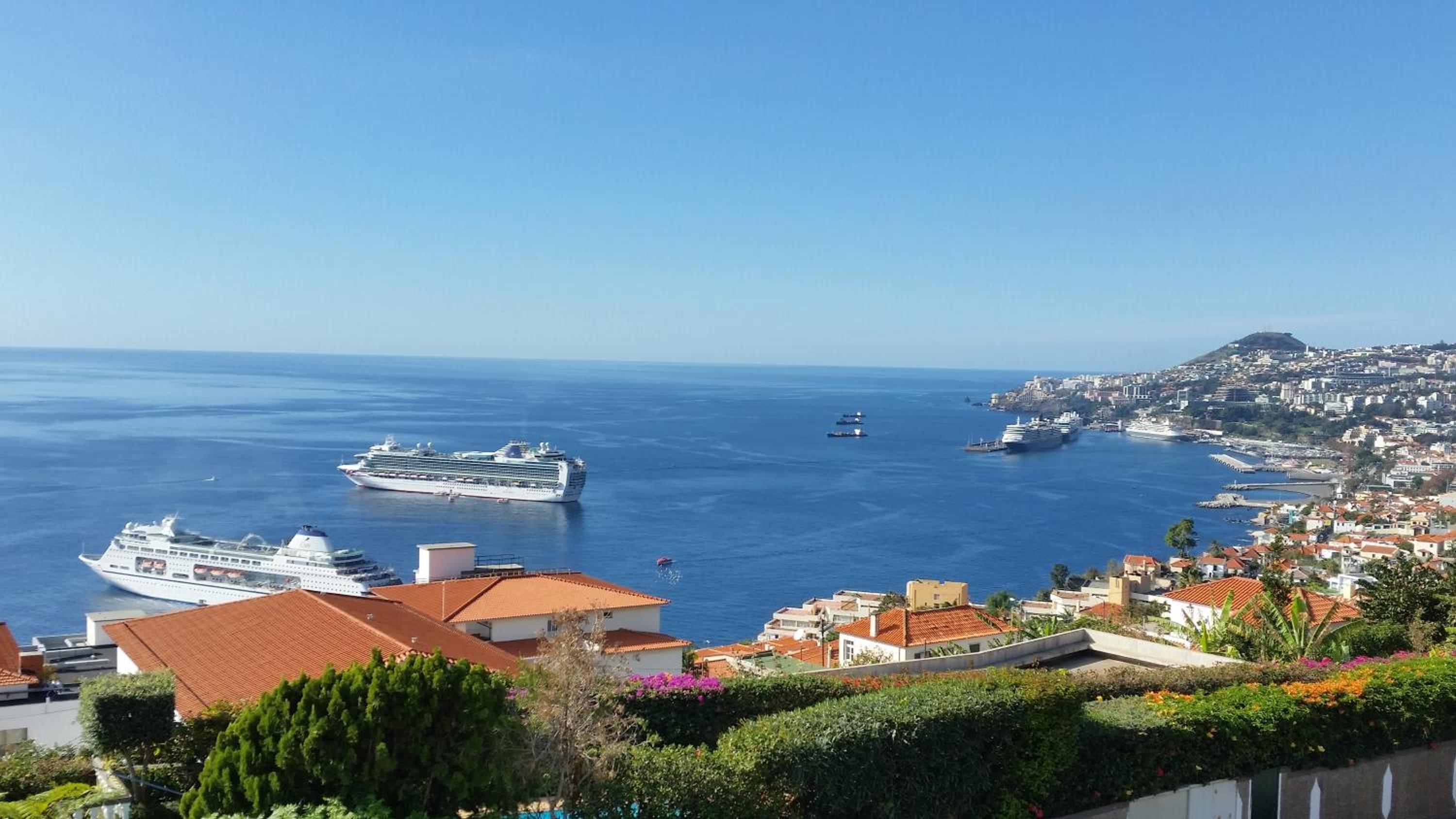 Charming Apartments in Funchal - São Gonçalo view 2