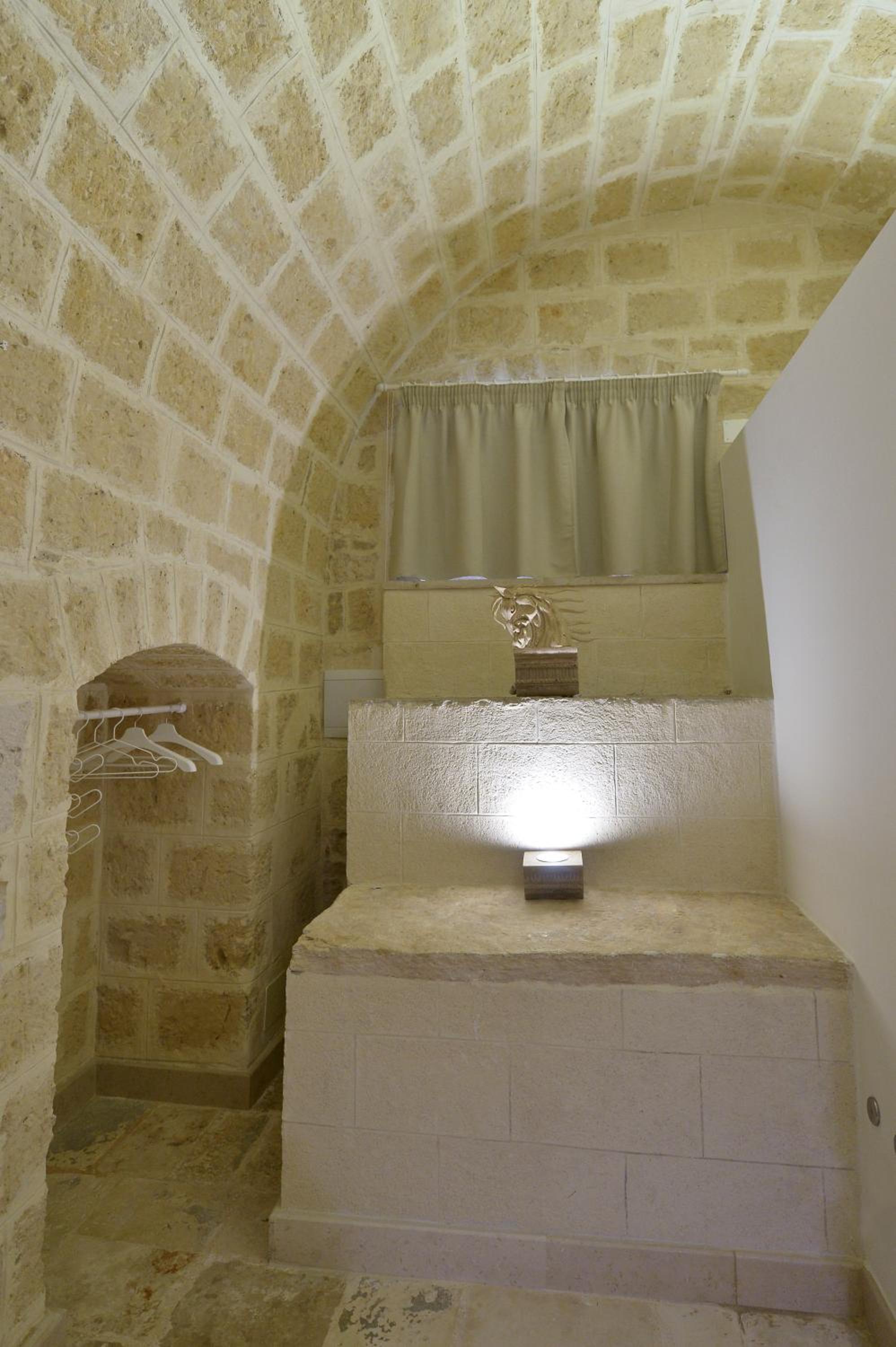 Photo 48