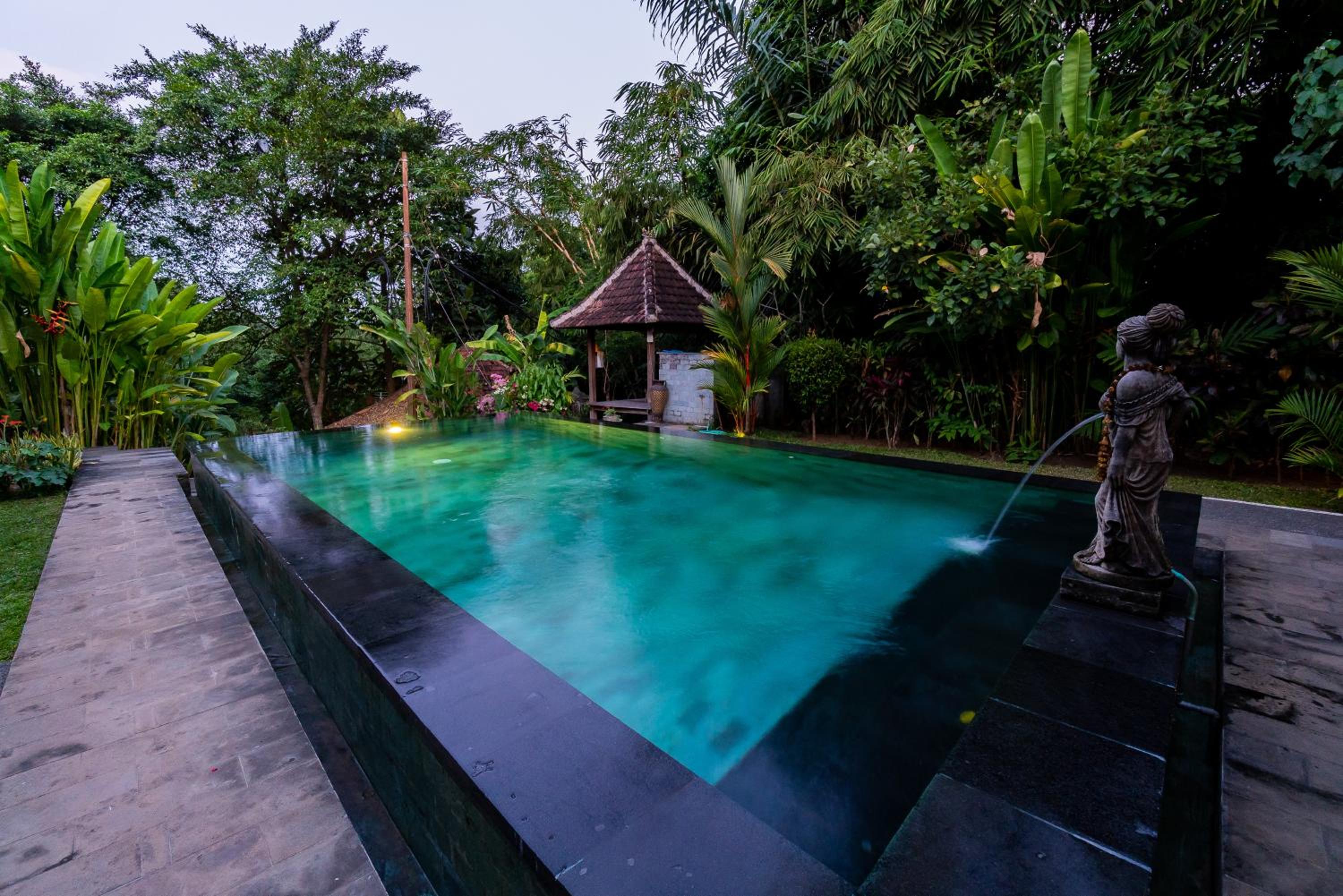 Sari Bamboo Villas