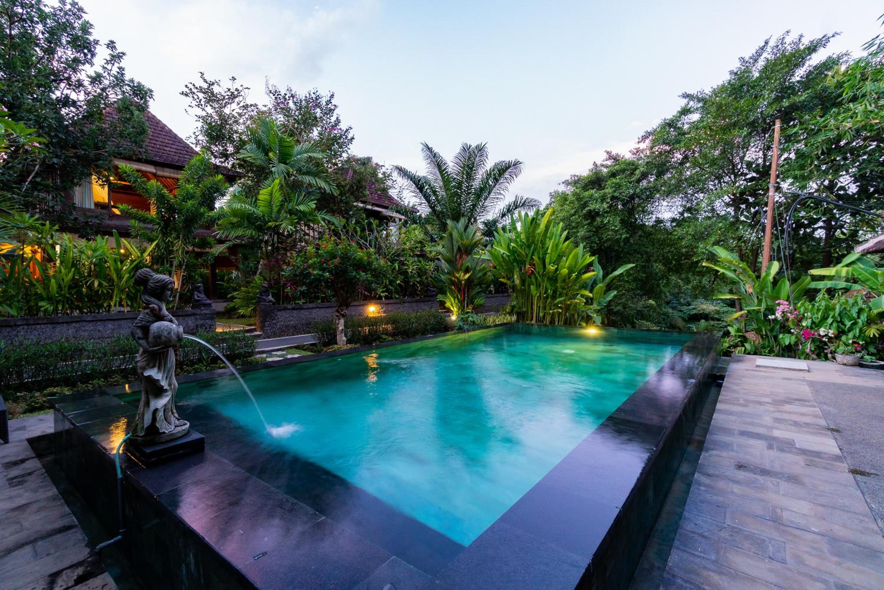 Sari Bamboo Villas