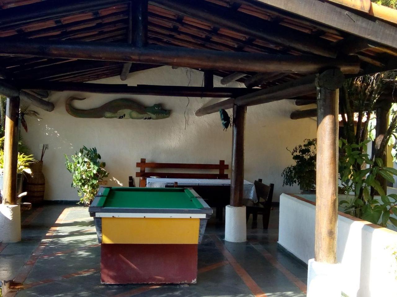 Sobrado Estiloso com Piscina à 300 m da Praia