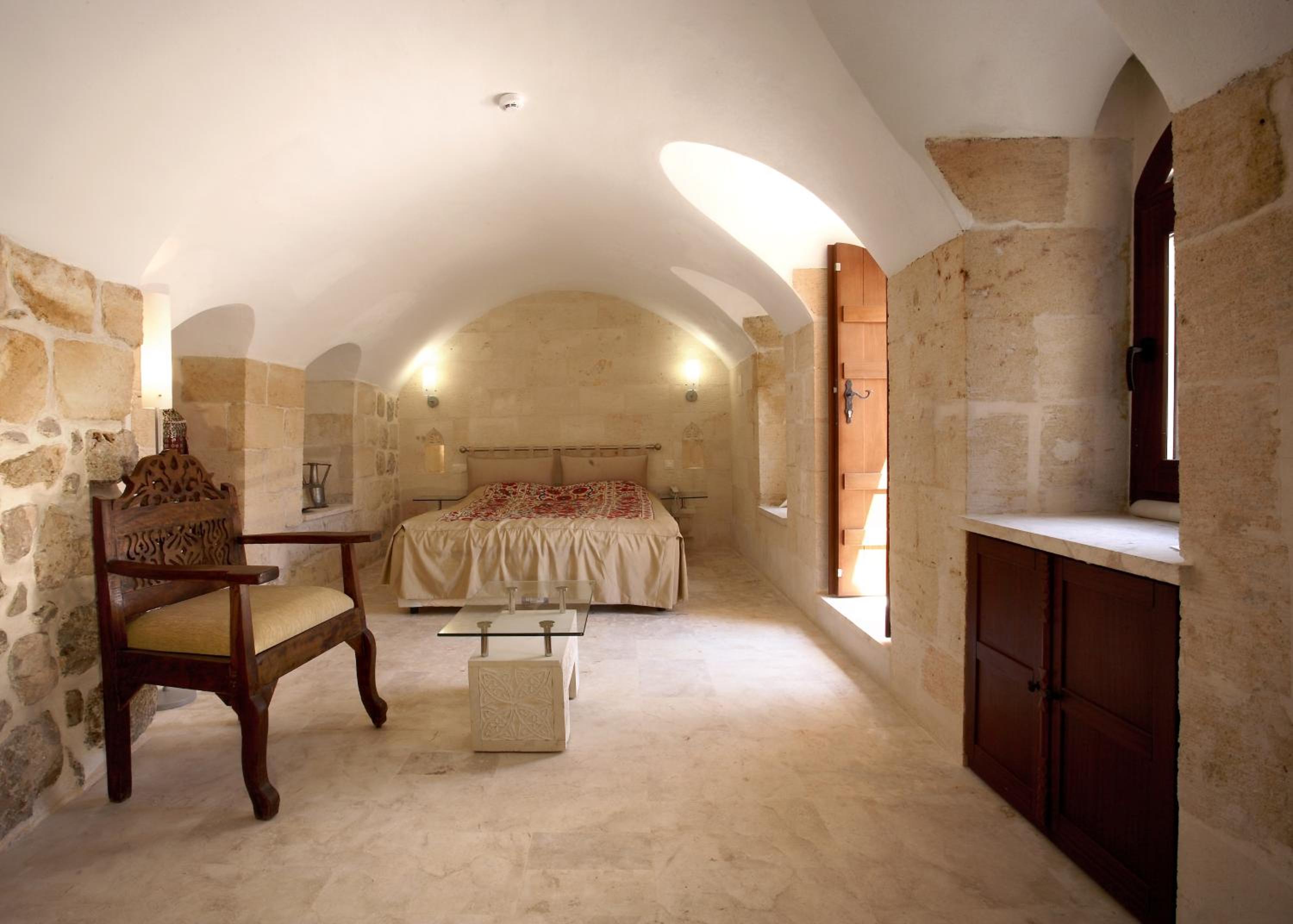 Kasr-i Nehroz Hotel