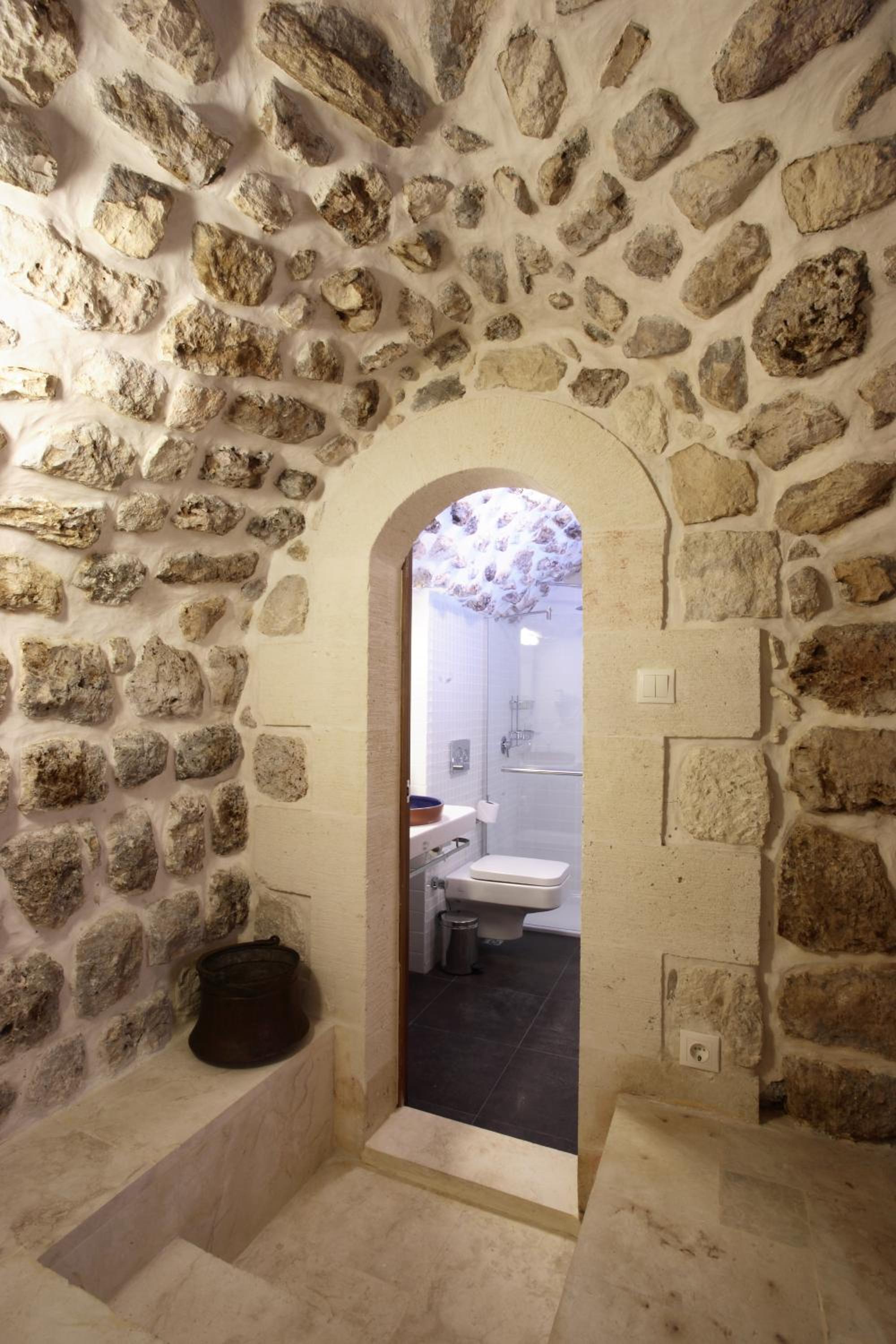 Kasr-i Nehroz Hotel