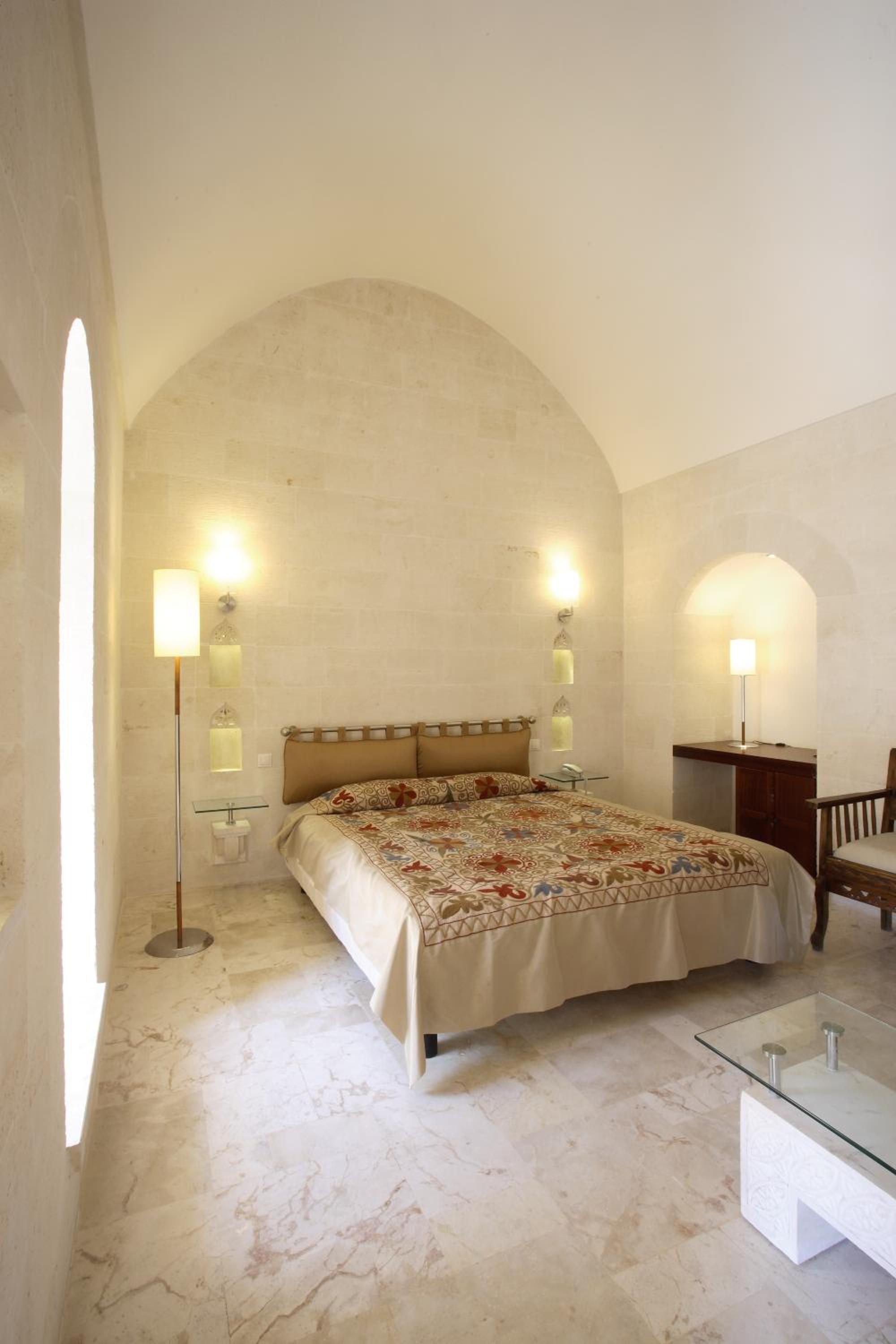 Kasr-i Nehroz Hotel