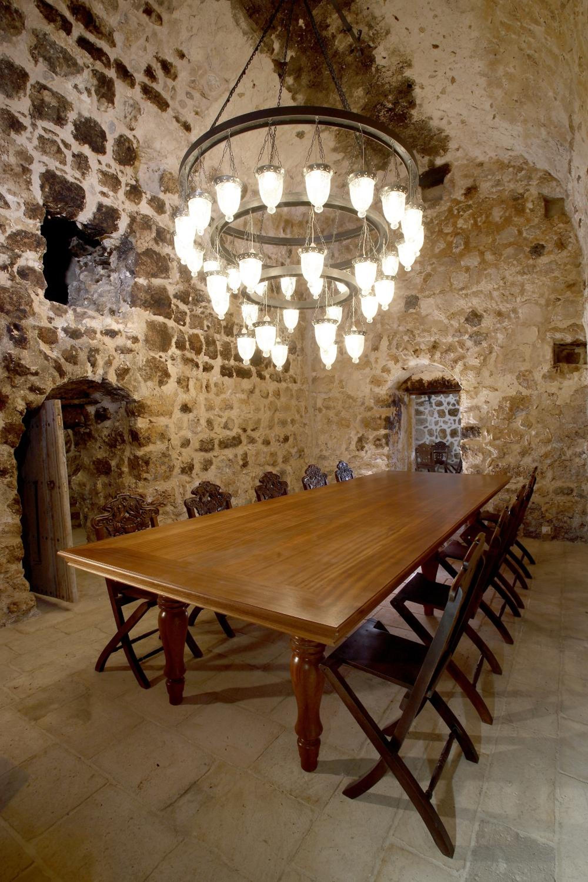 Kasr-i Nehroz Hotel