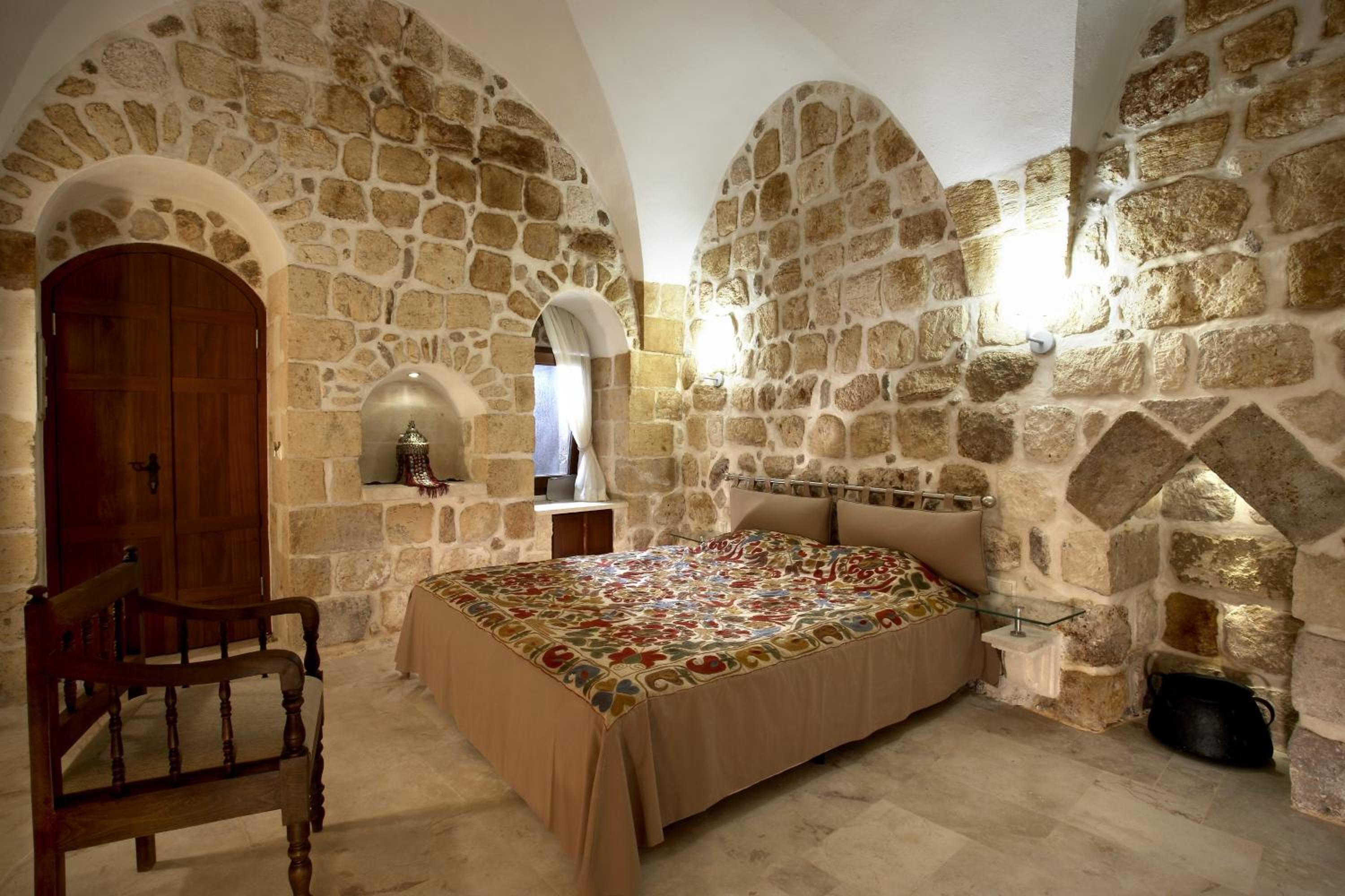 Kasr-i Nehroz Hotel