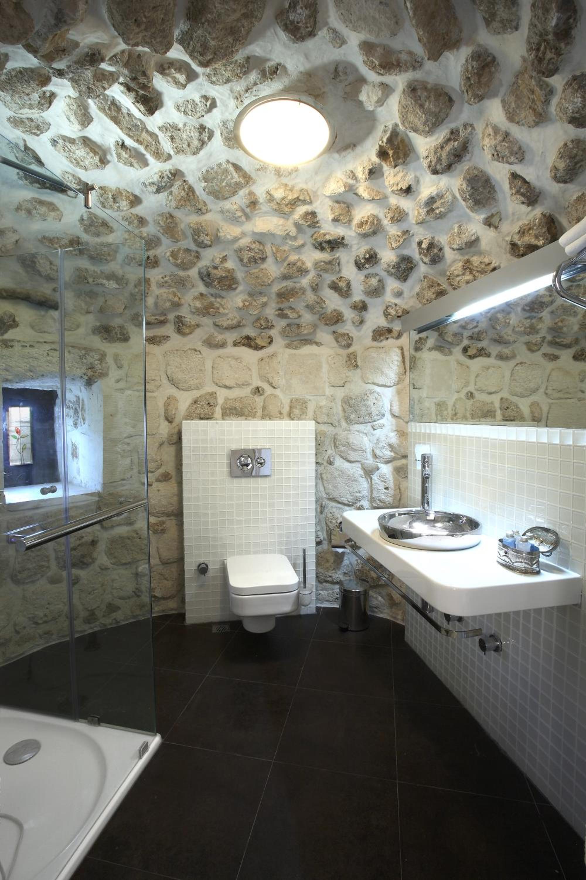 Kasr-i Nehroz Hotel