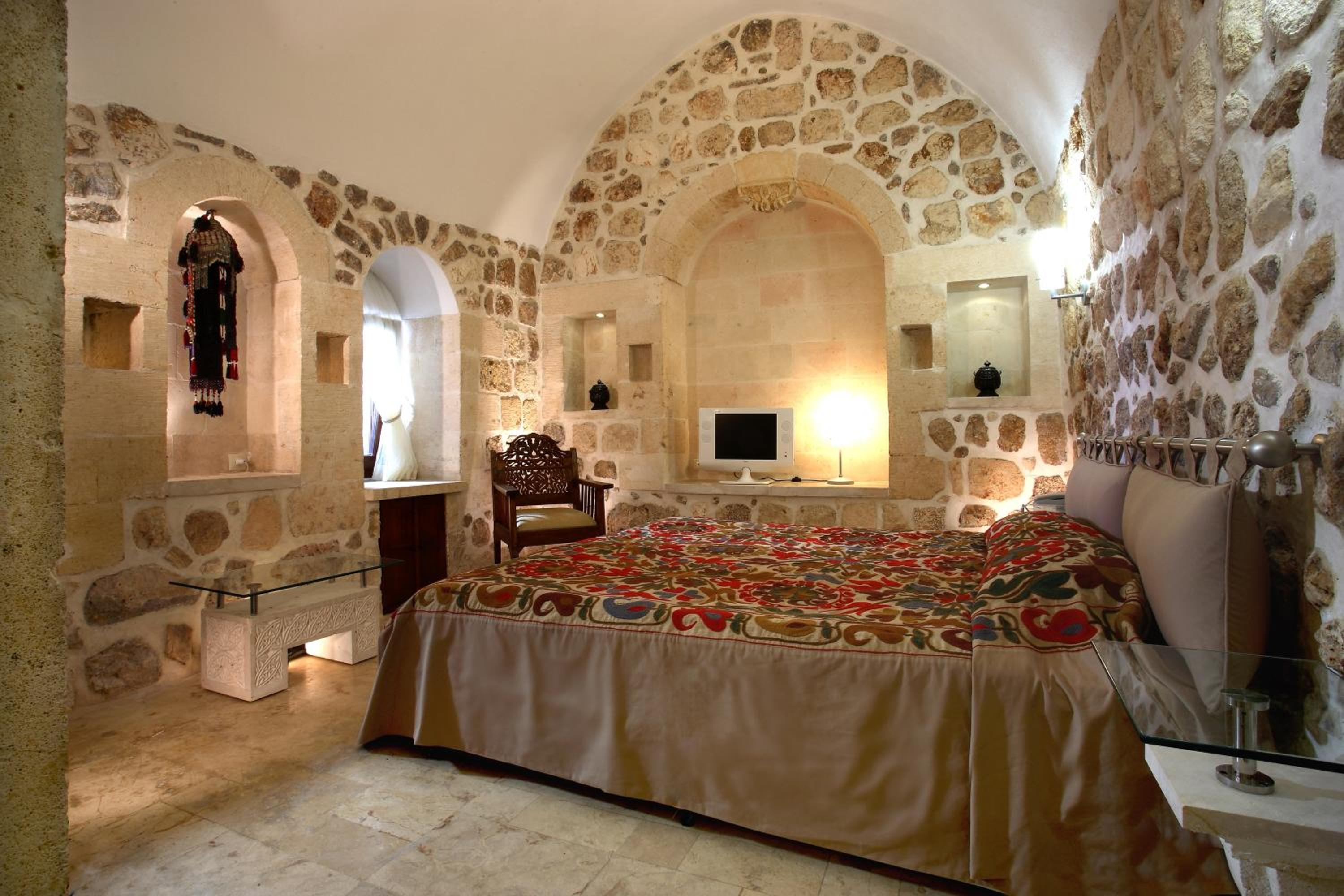 Kasr-i Nehroz Hotel