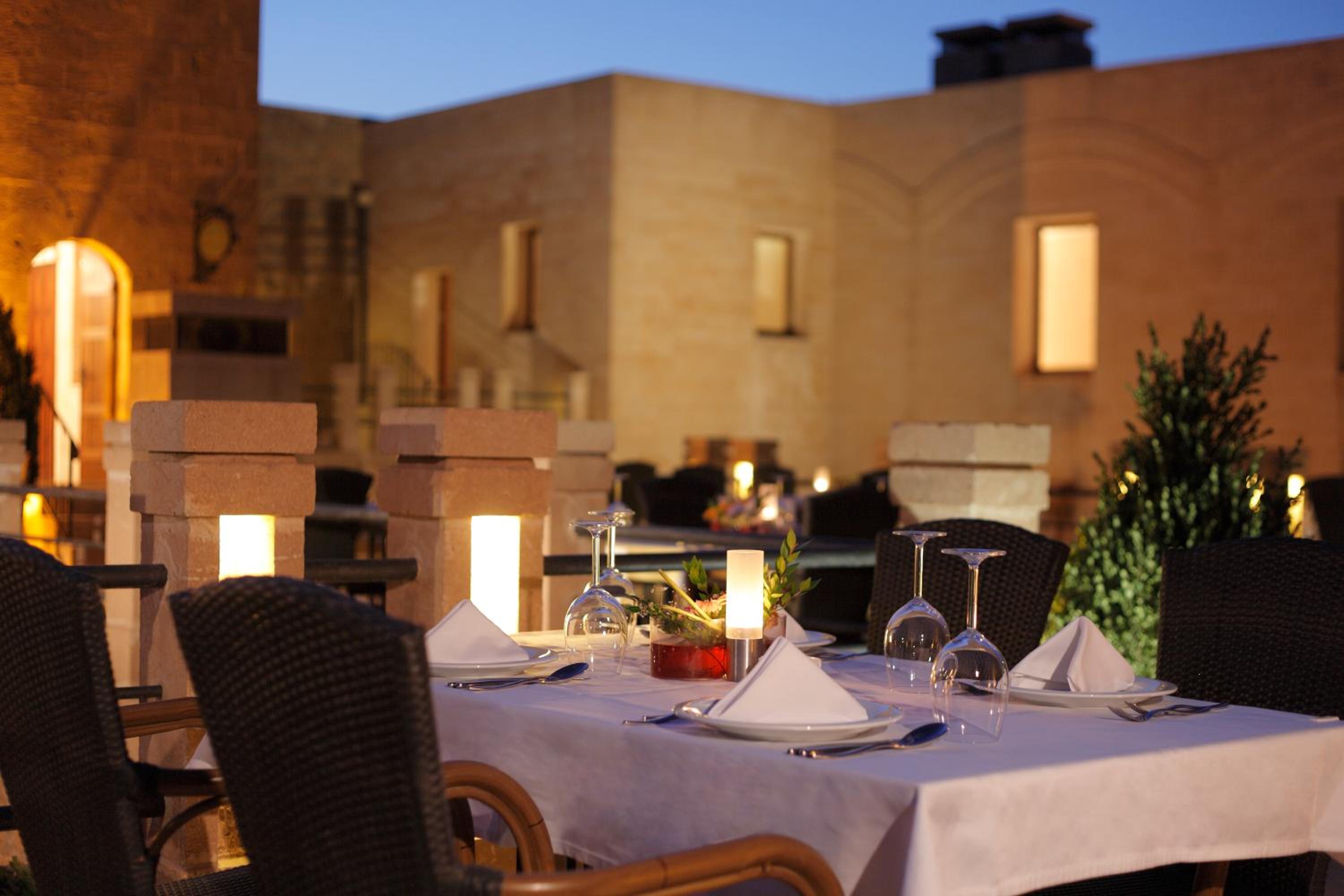 Kasr-i Nehroz Hotel