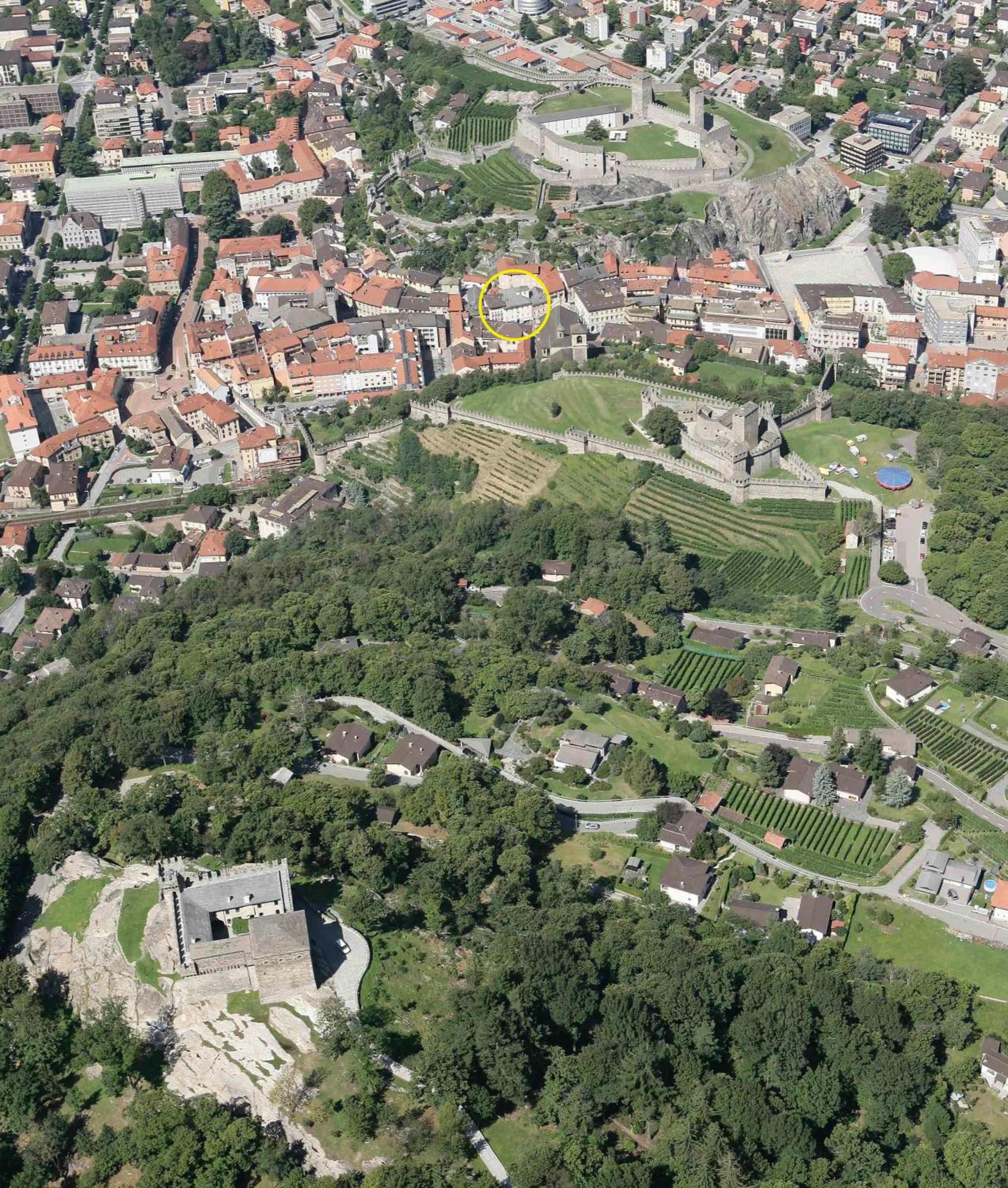 Bellinzona Piazza Collegiata