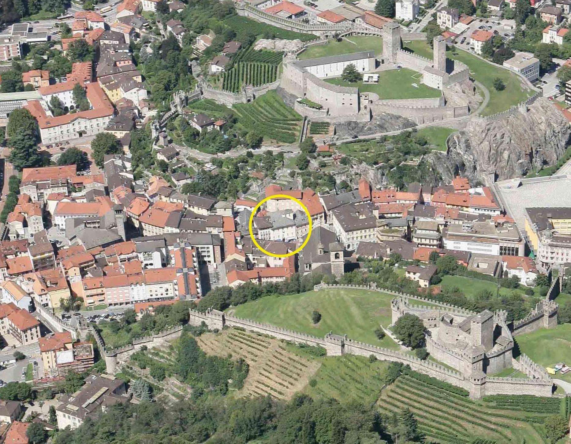 Bellinzona Piazza Collegiata
