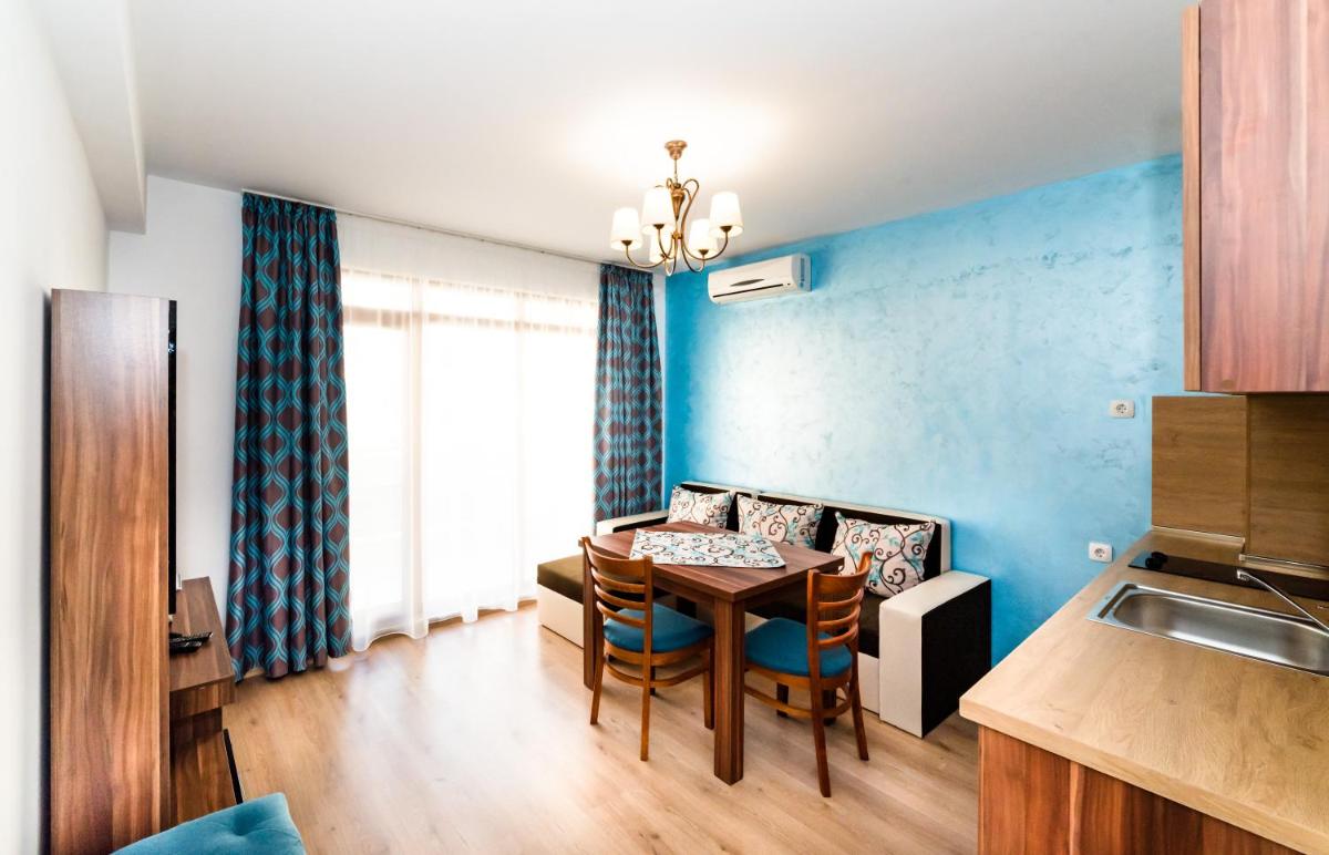 Stela Apartments