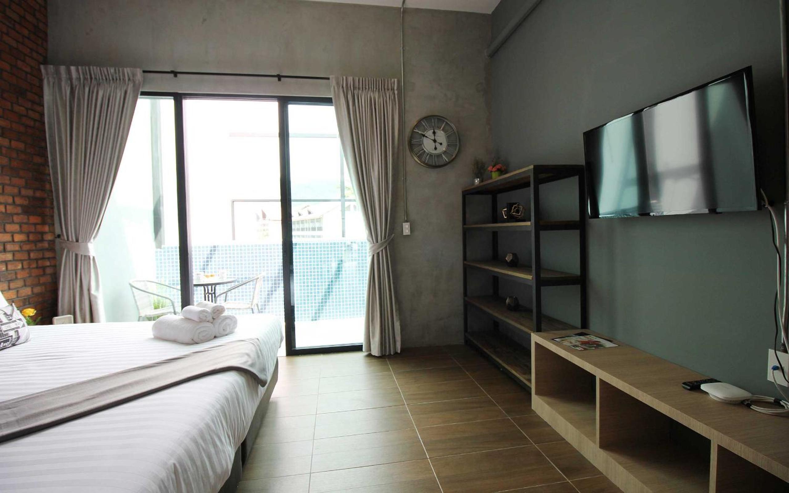 Photo 8