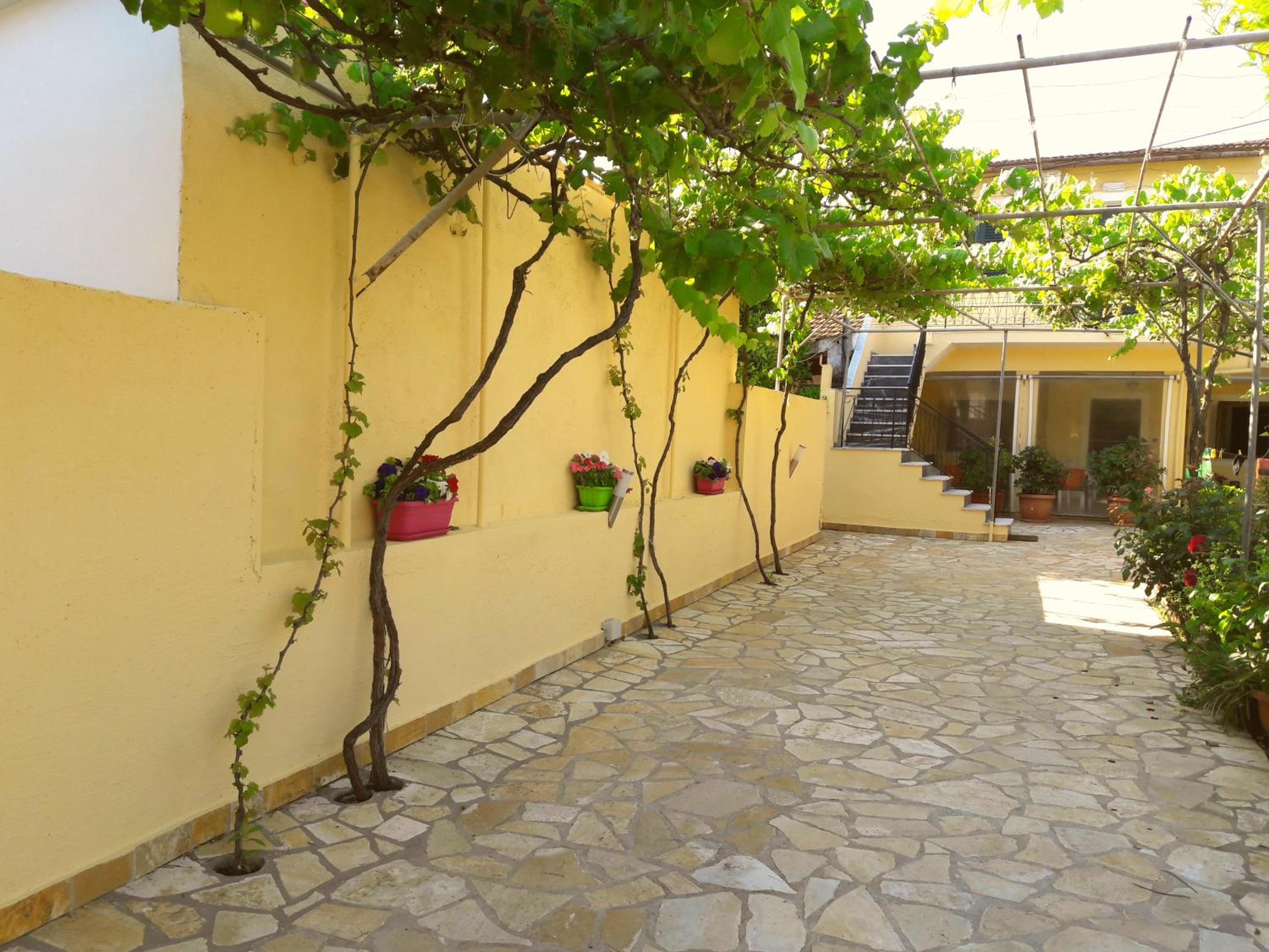 Bungalows Niki view 2