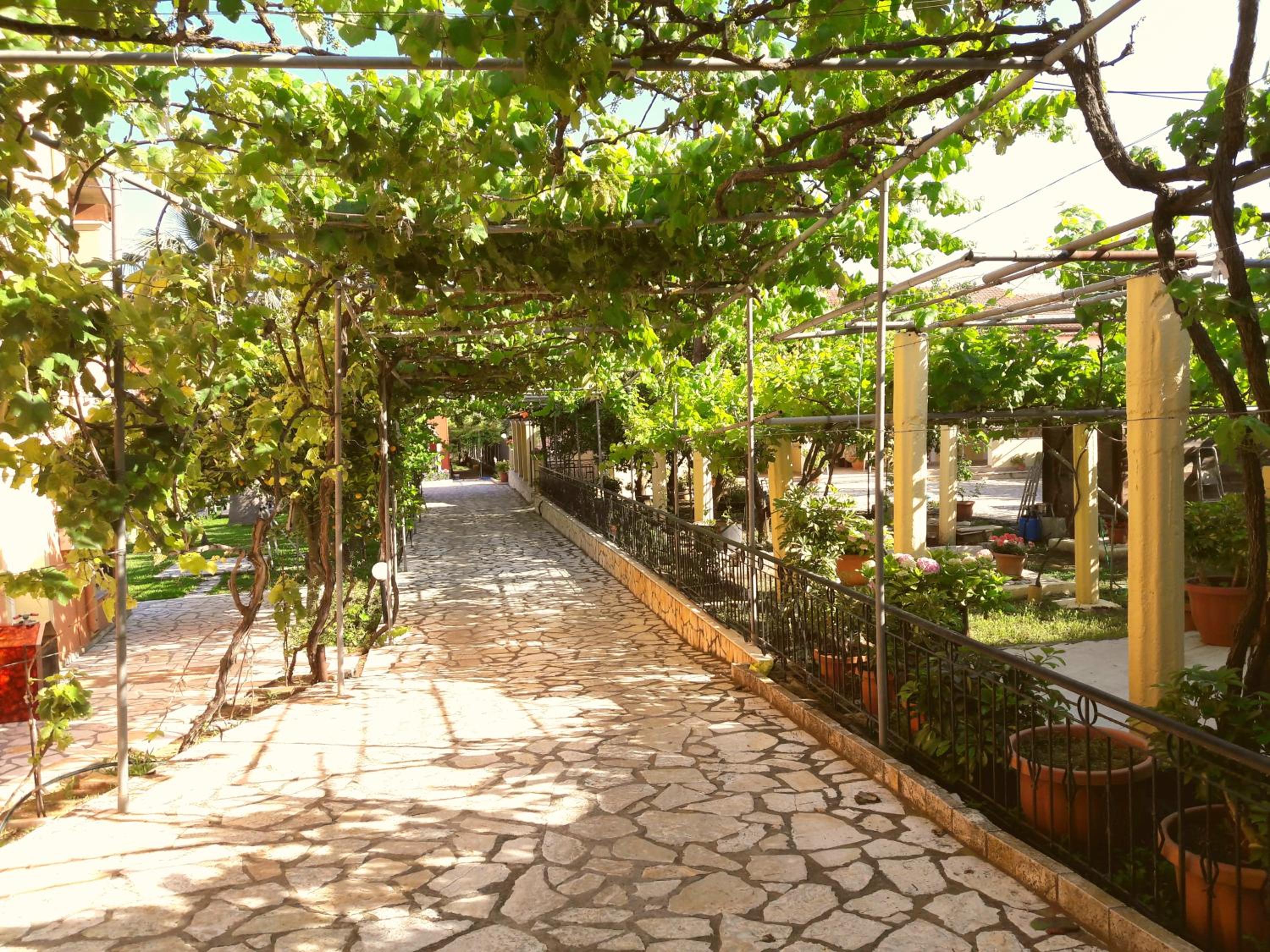 Bungalows Niki view 3