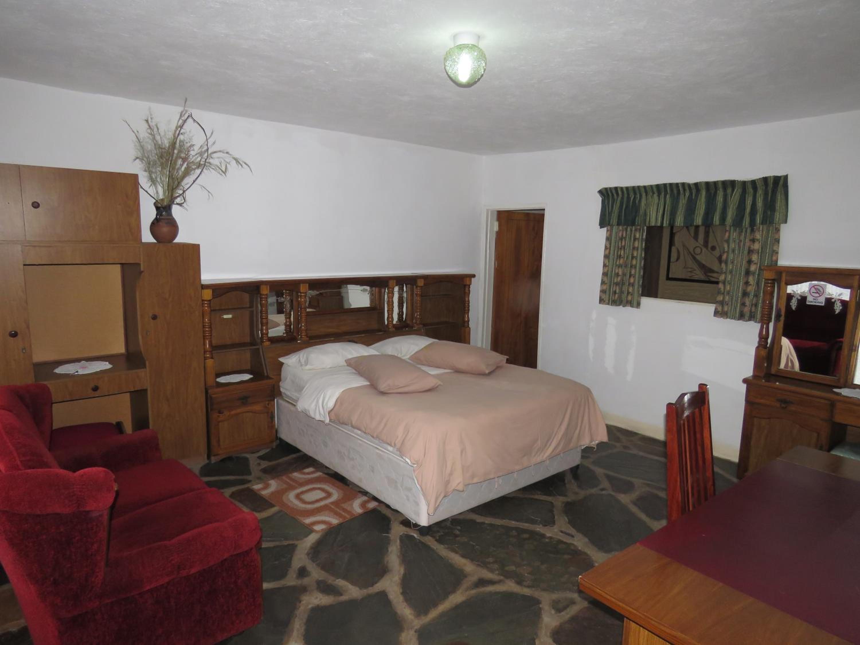 Parrot Lodge
