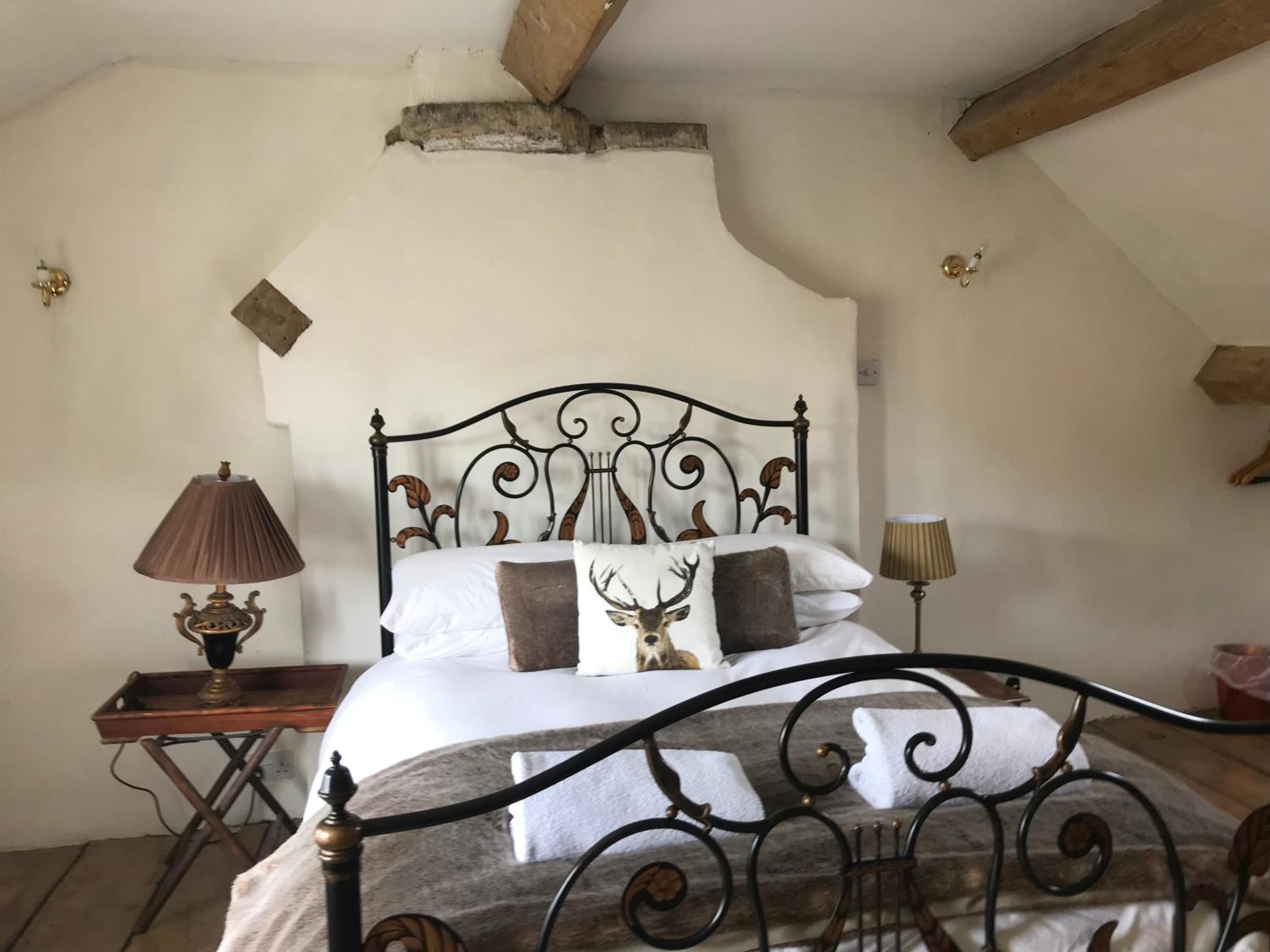 Bradford on Avon holiday cottage 4 bedroom near Bath view 3