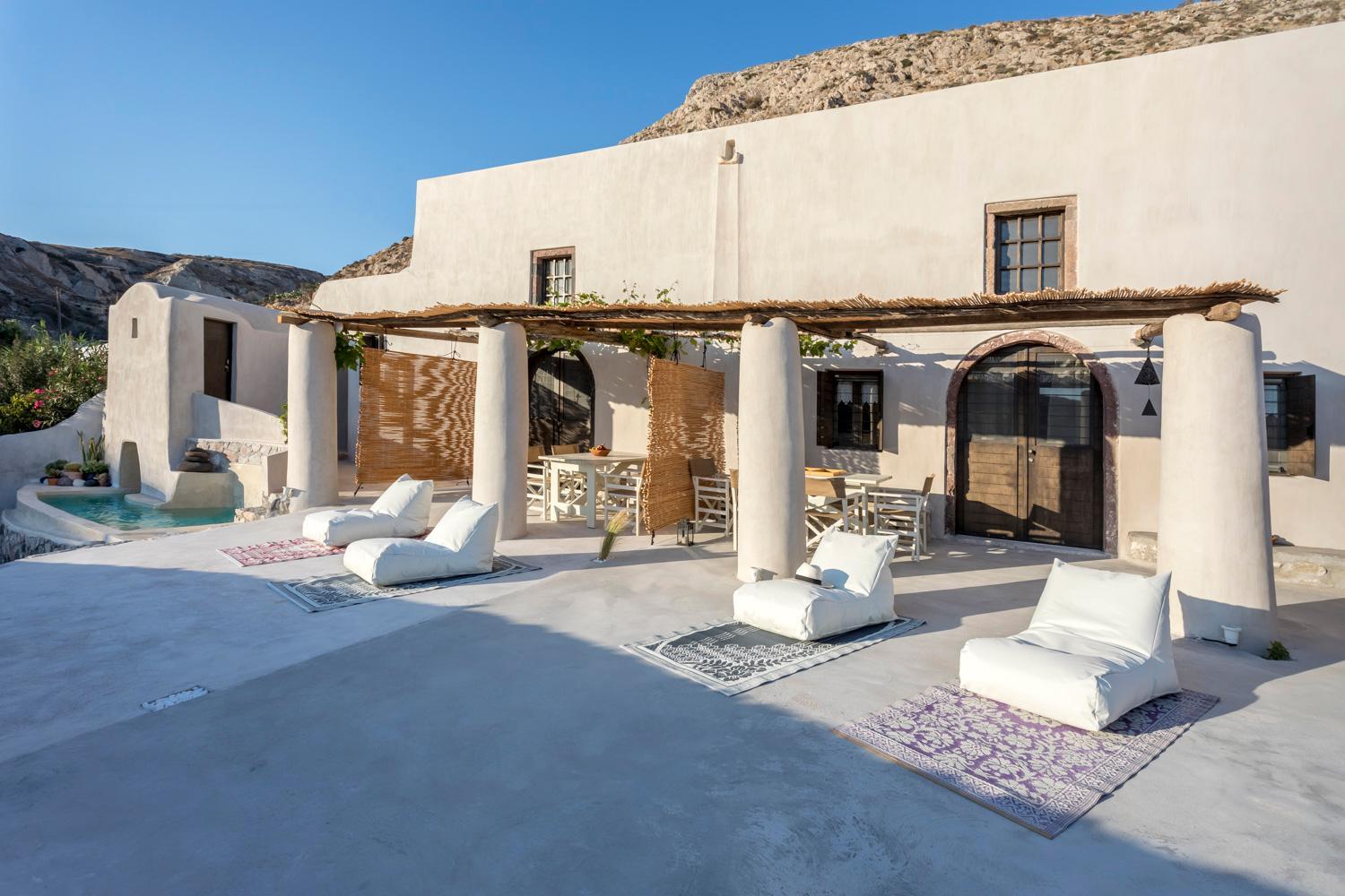 Canava Villas in Santorini view 4