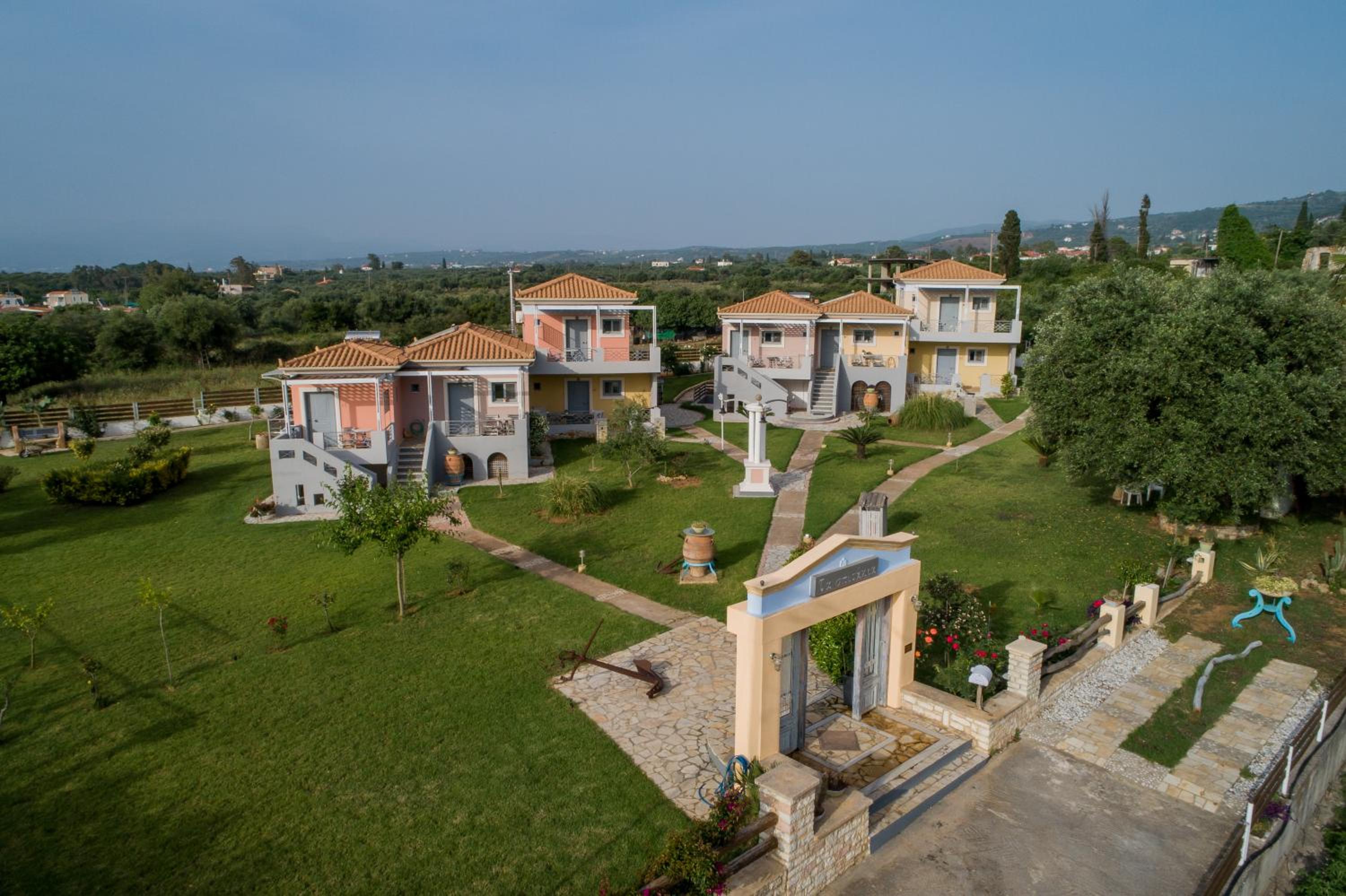 Ta Spitakia Tsarbopoulos