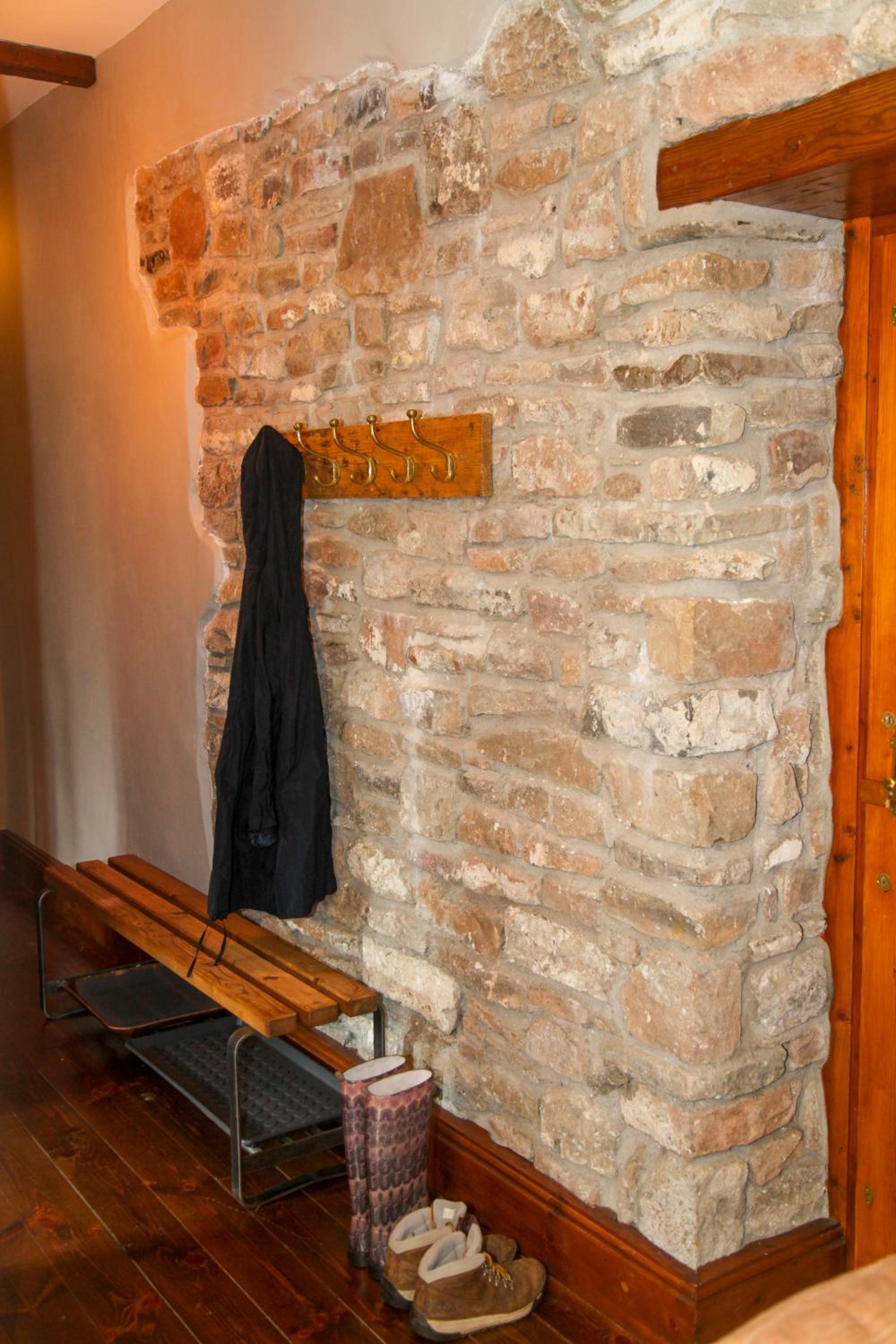 Ty Carreg Fach Staycation Cottage Cardiff view 3