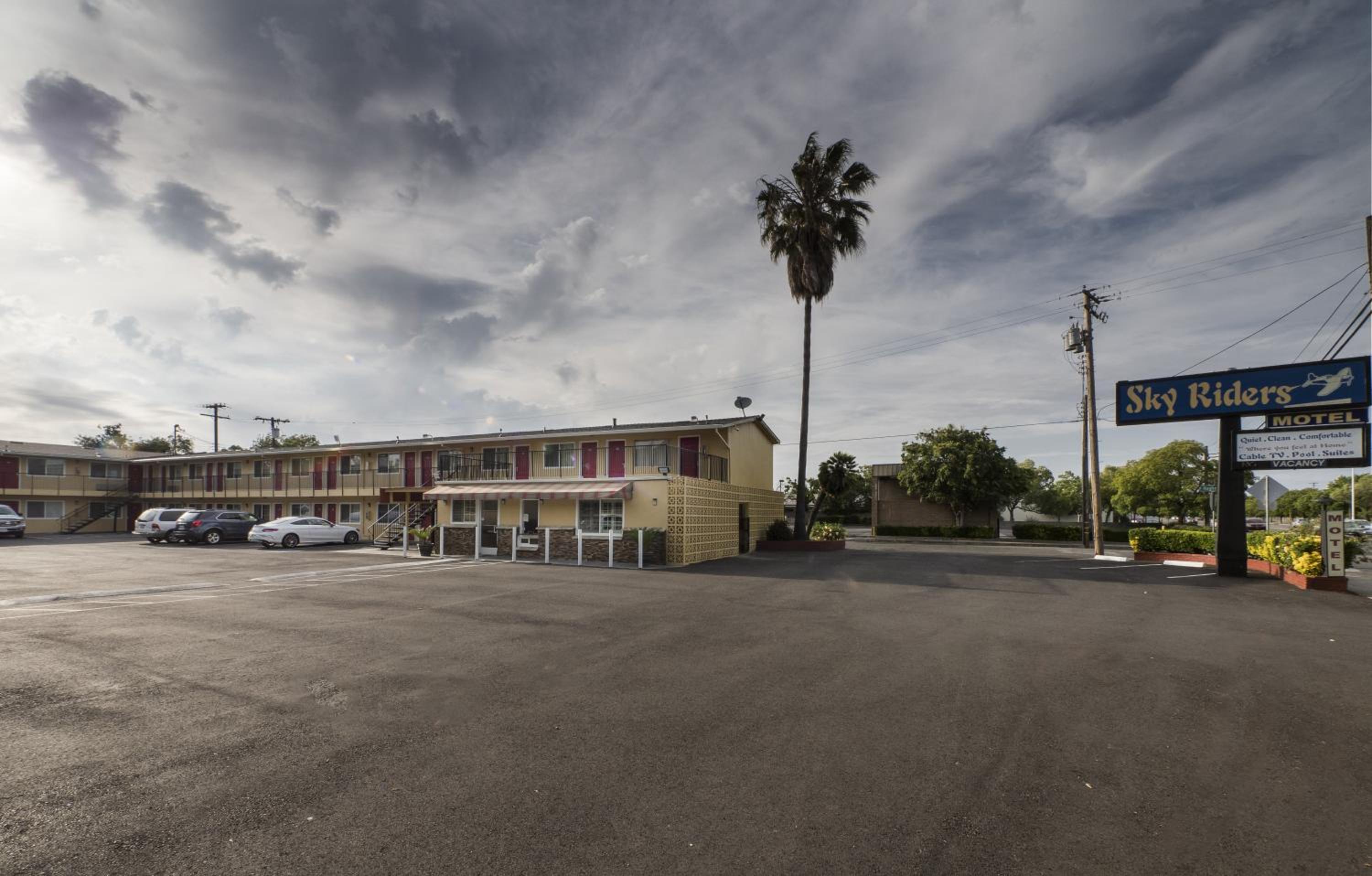 Sky Riders Motel