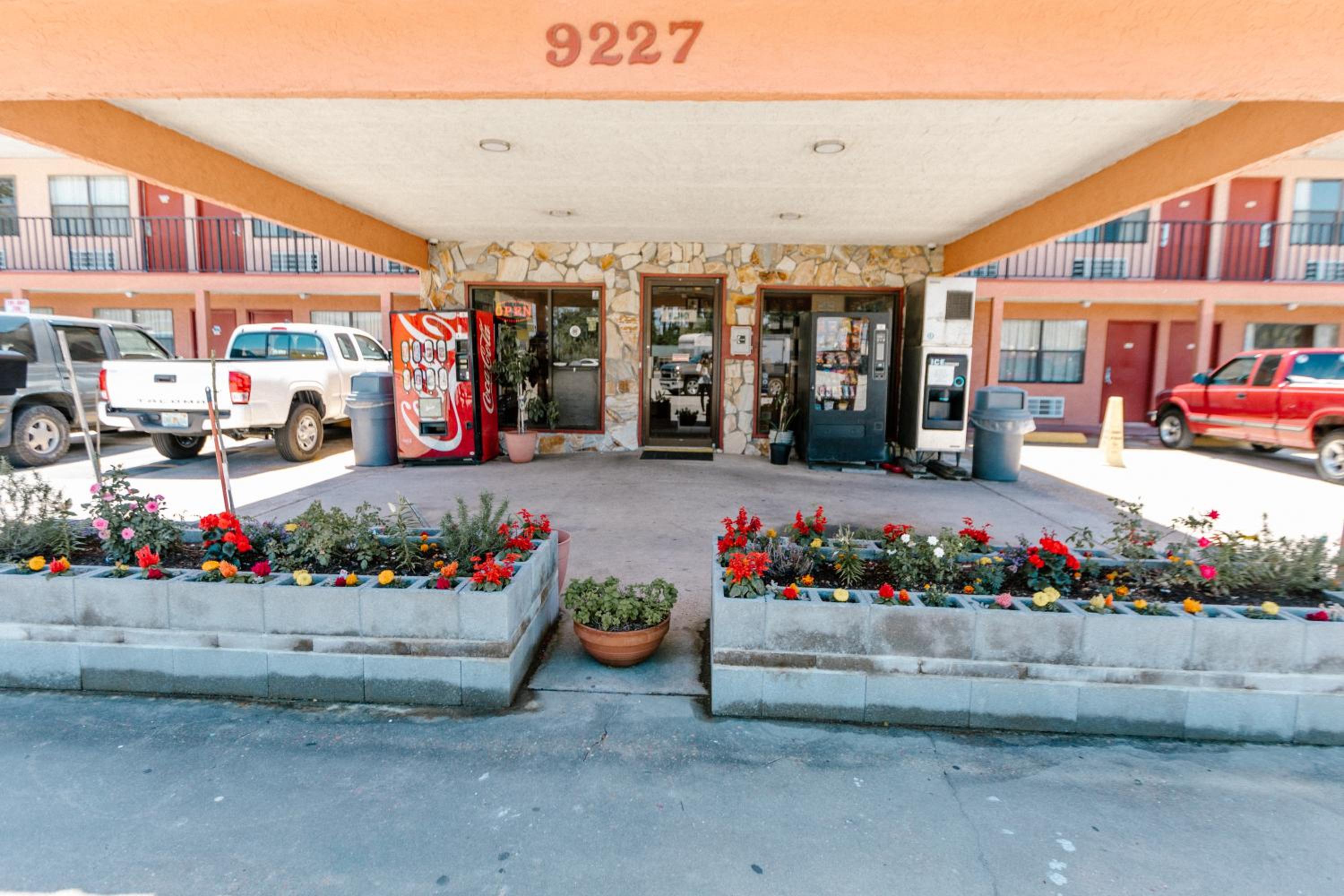 Summer Breeze Motel