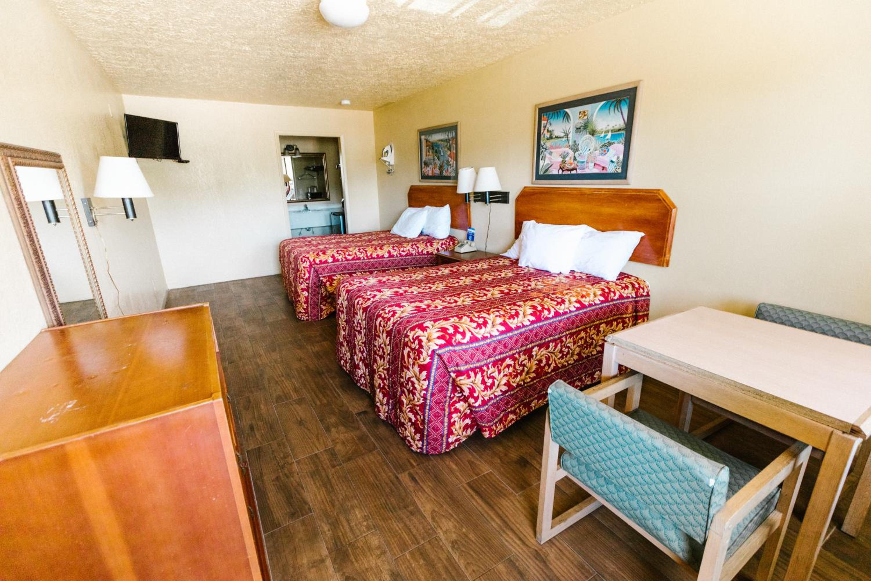 Summer Breeze Motel