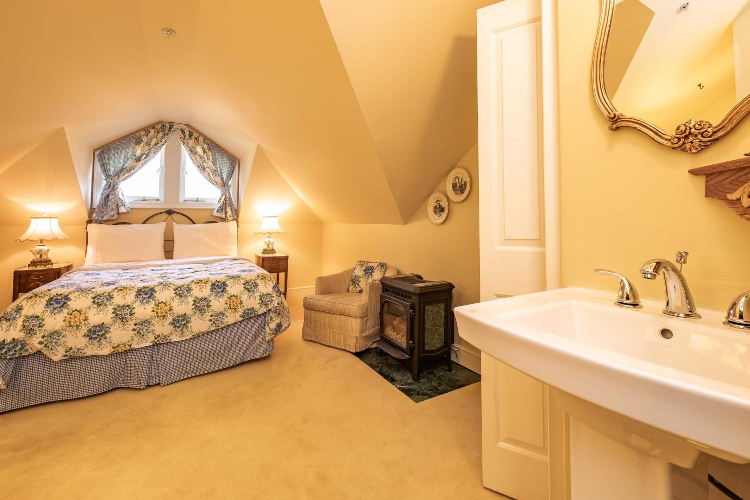 Amethyst Inn, photo 19