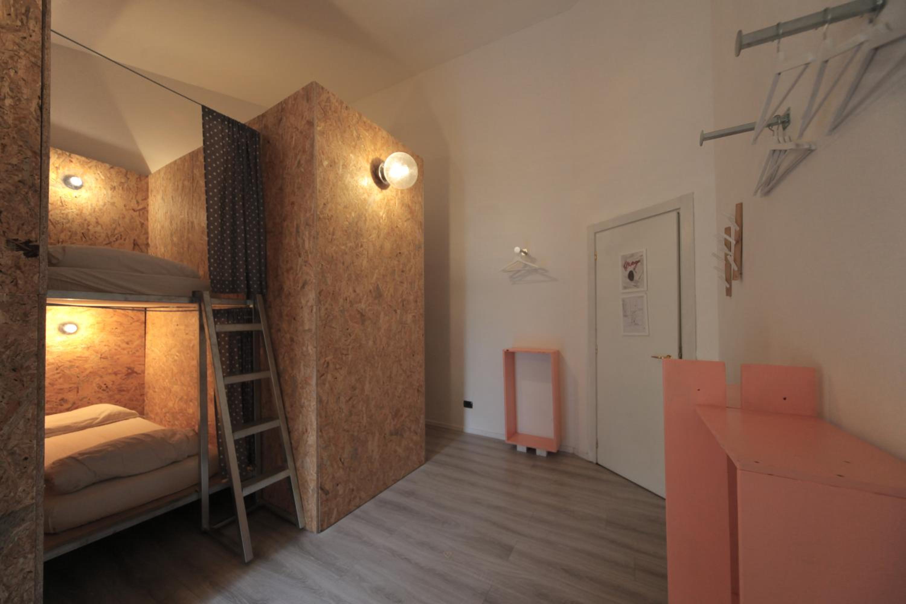 Dopa Hostel