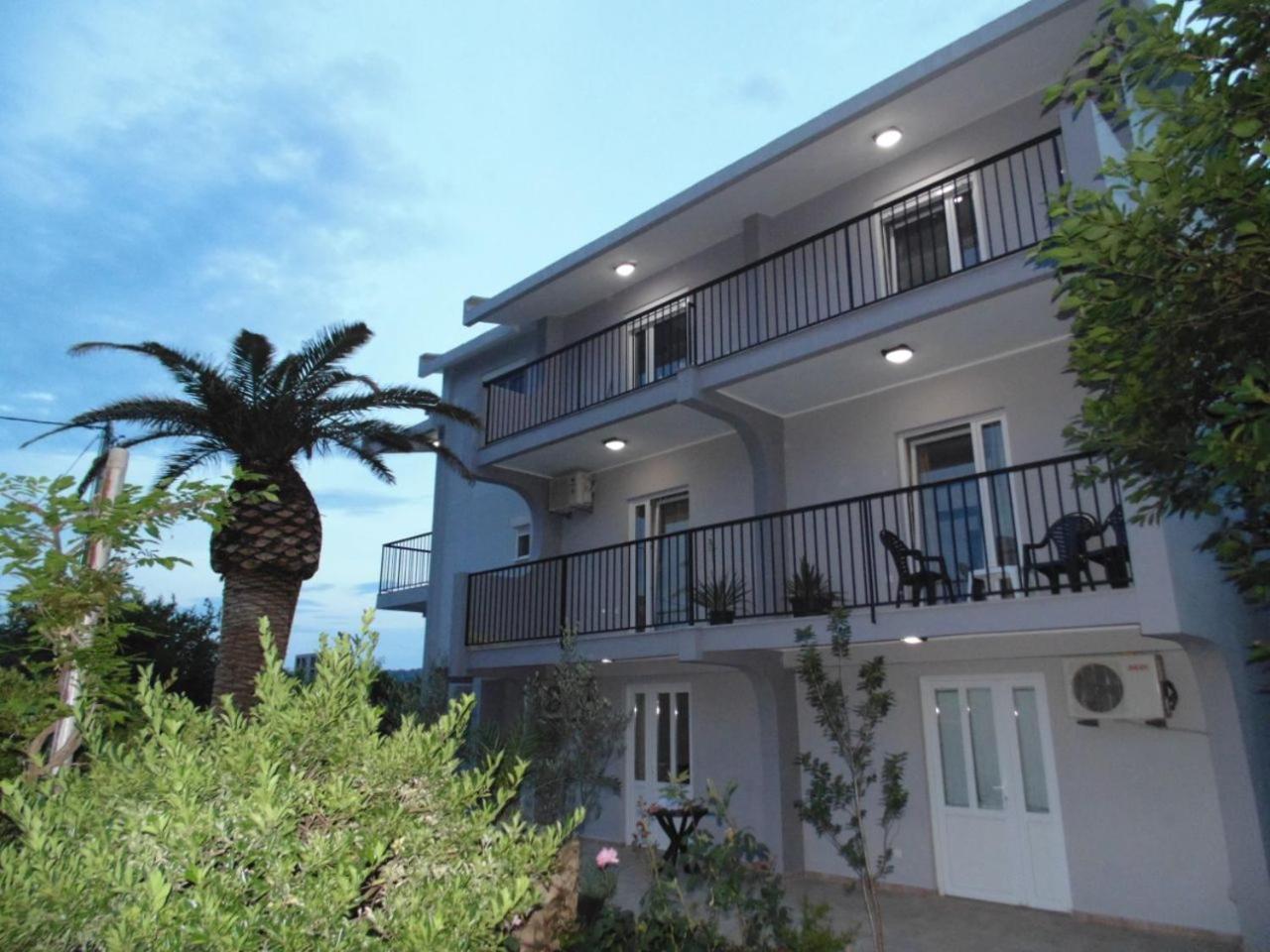 Apartments Macaso