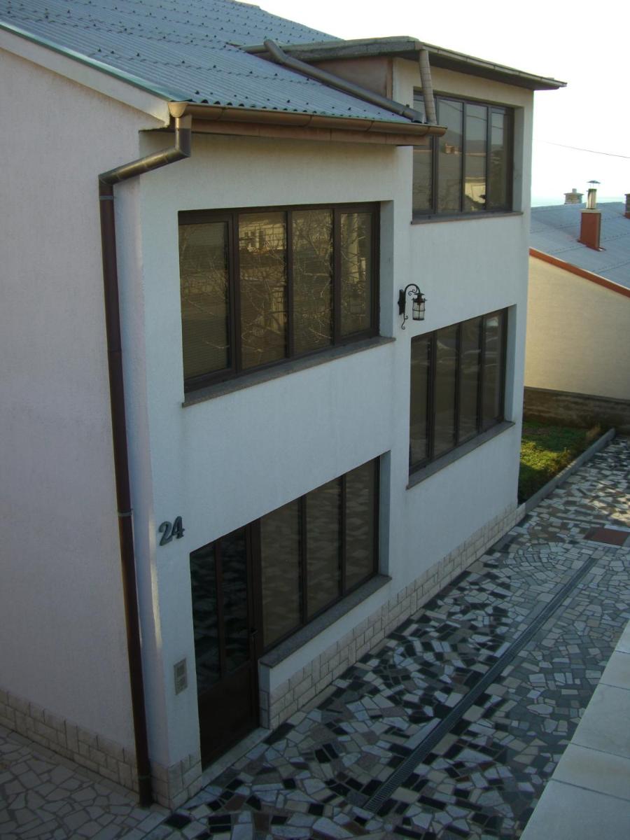 Photo 27