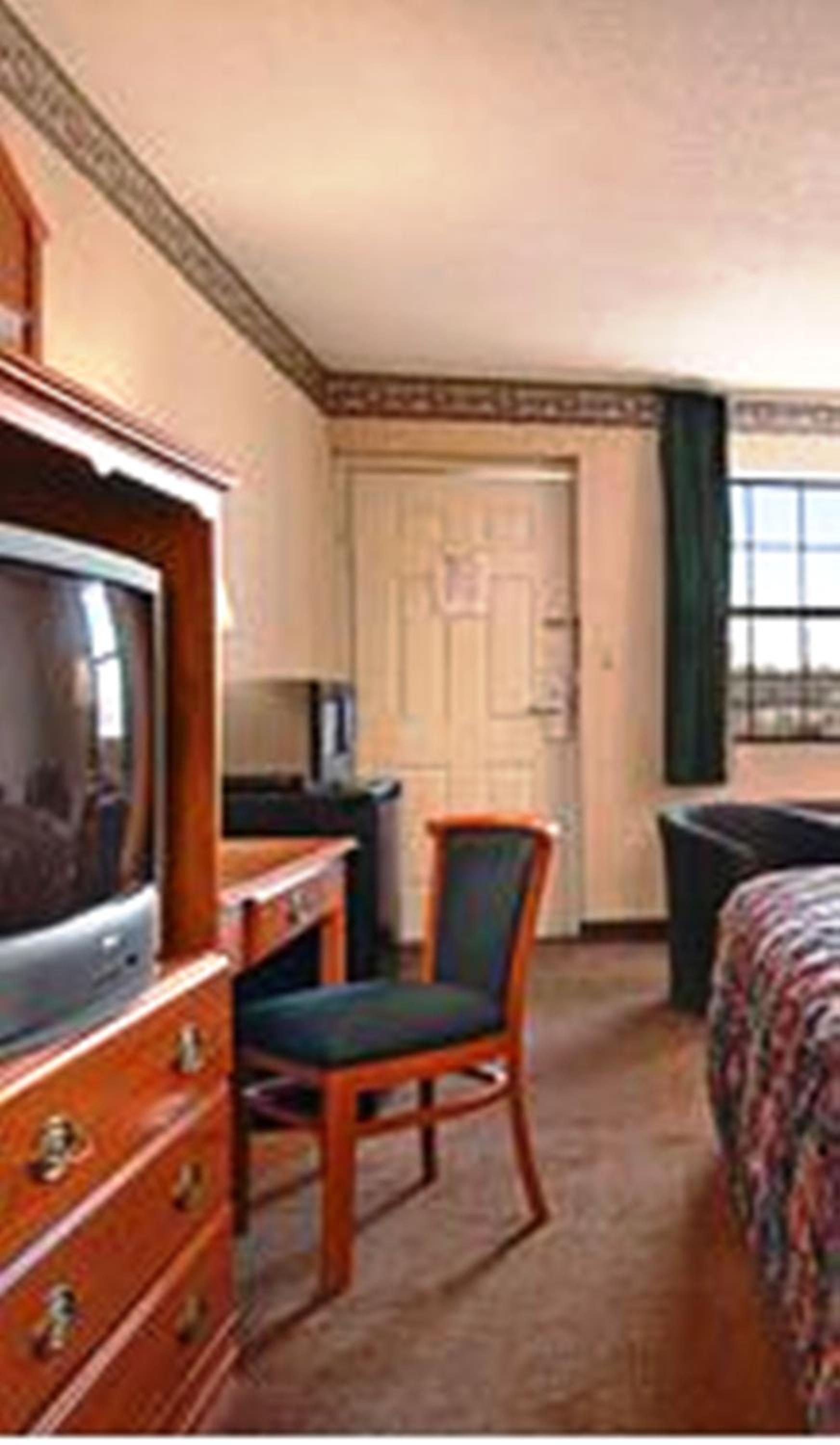 Days Inn by Wyndham Brownsville - Property Image 17