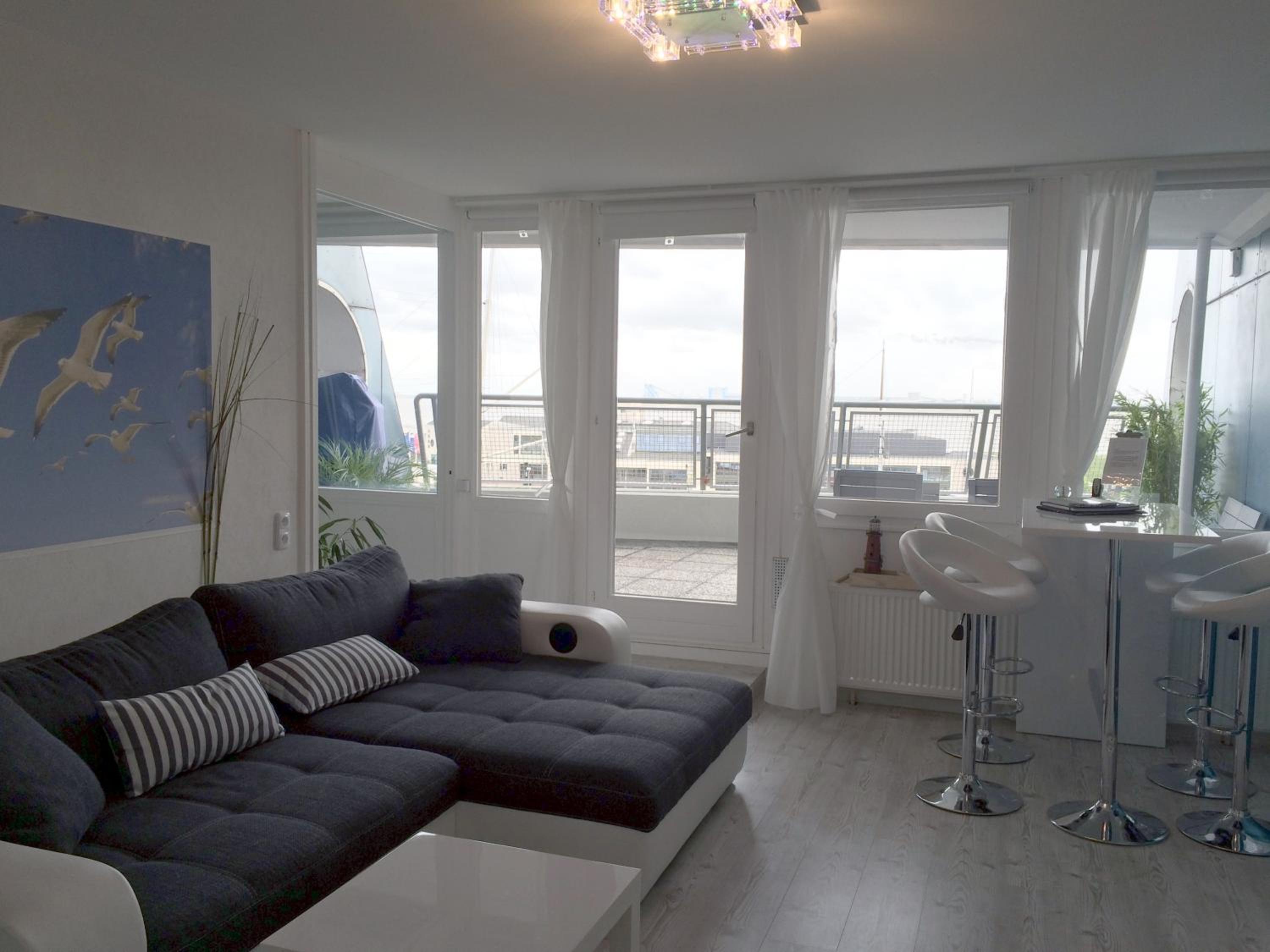 havenBlicke - großzügige Terrasse mit Blick auf die Weser