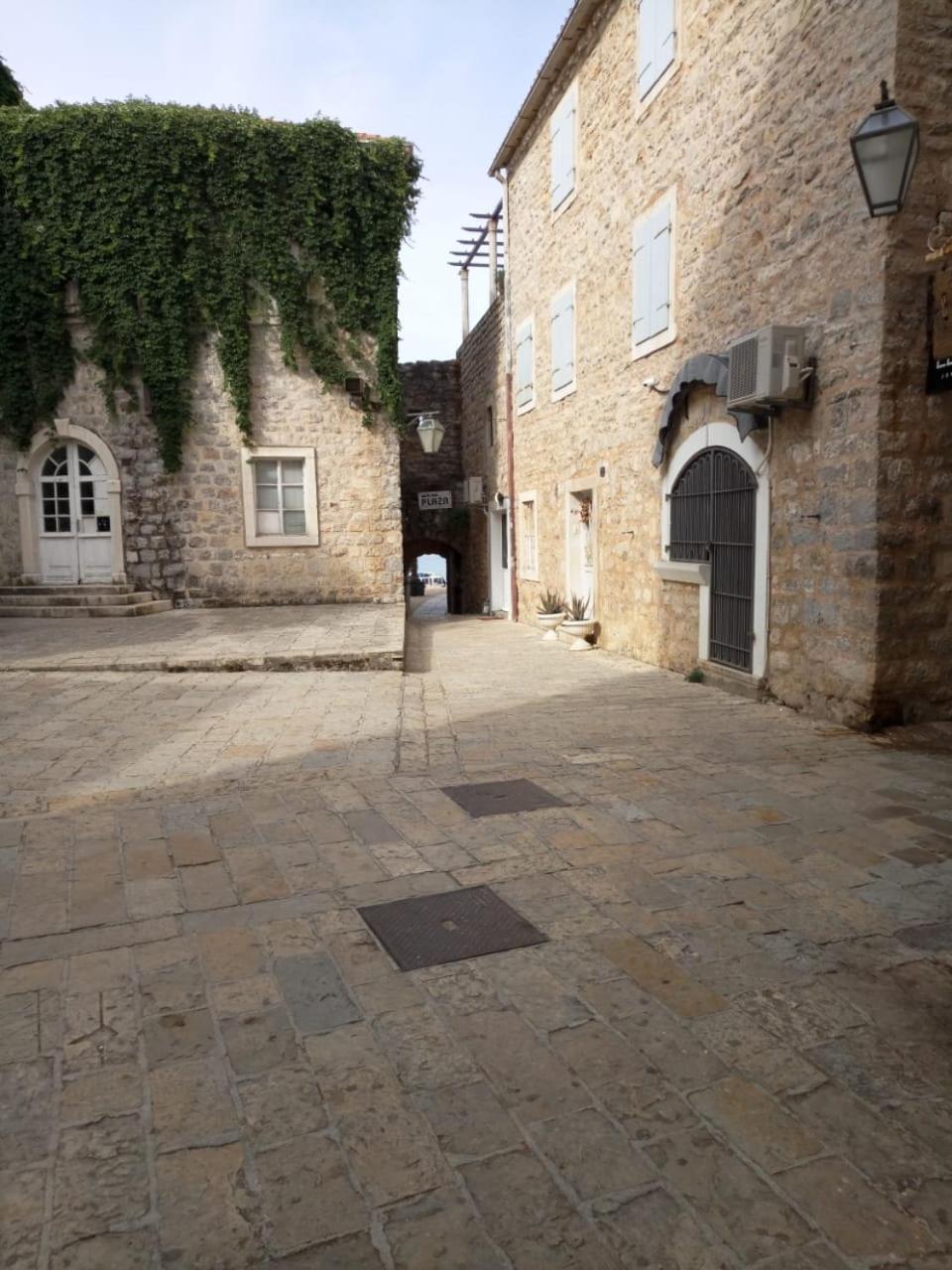 Rooms Dana Old Town Budva