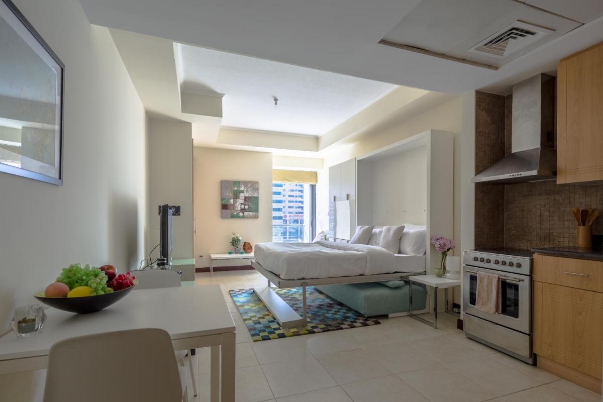 Frank Porter - Goldcrest Views