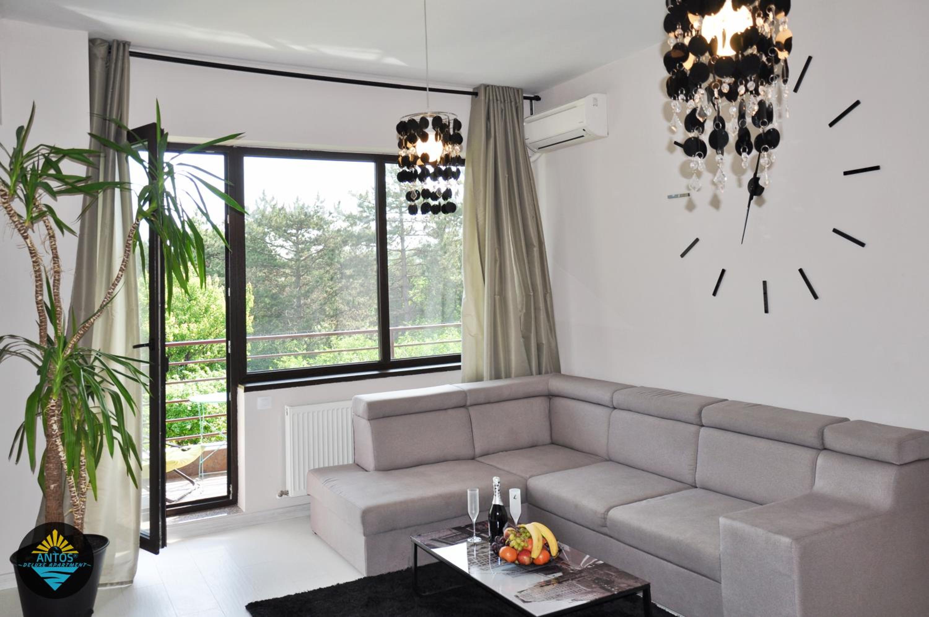 Antos Deluxe Apartment view 5
