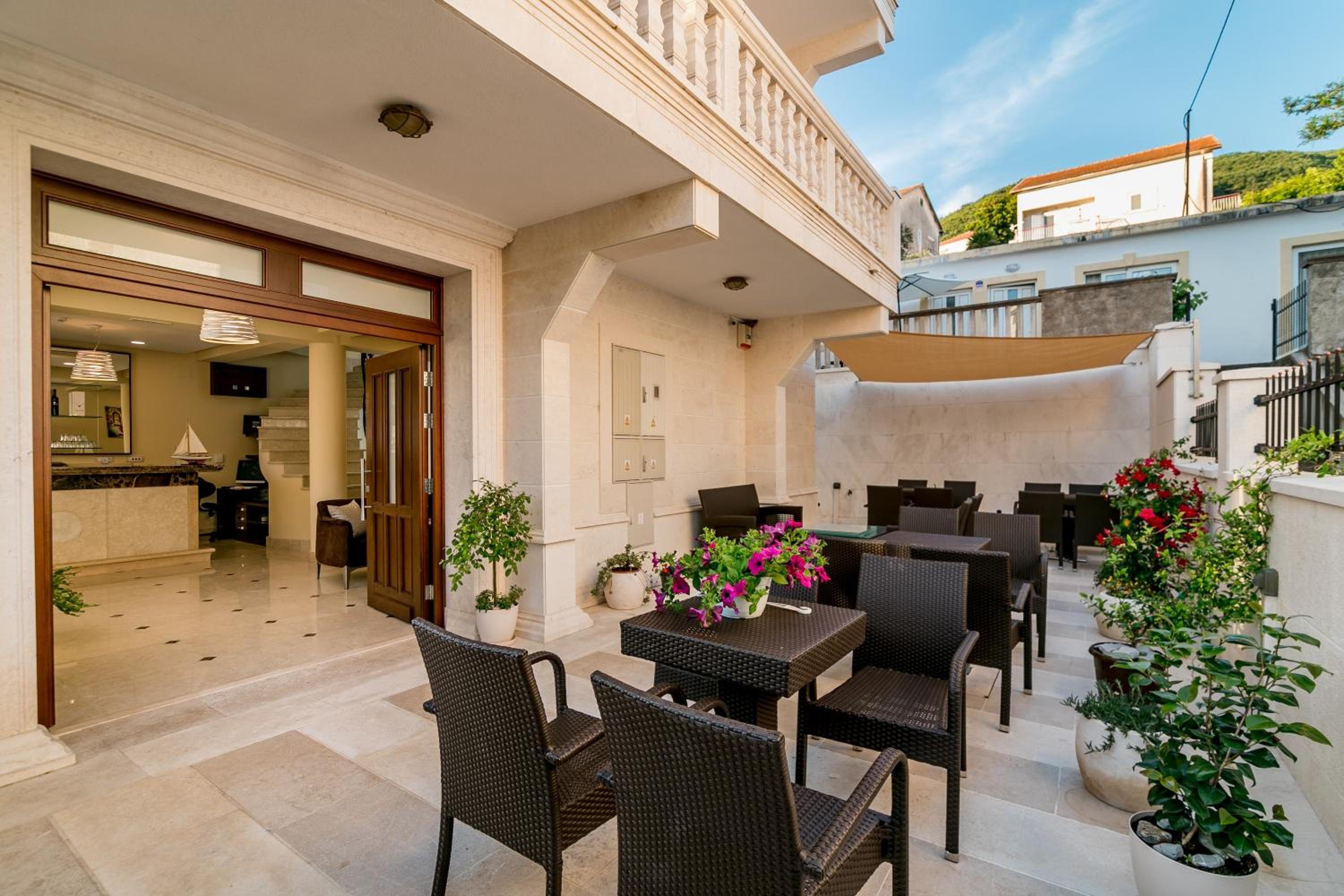 Hedera Residences - Kumbor