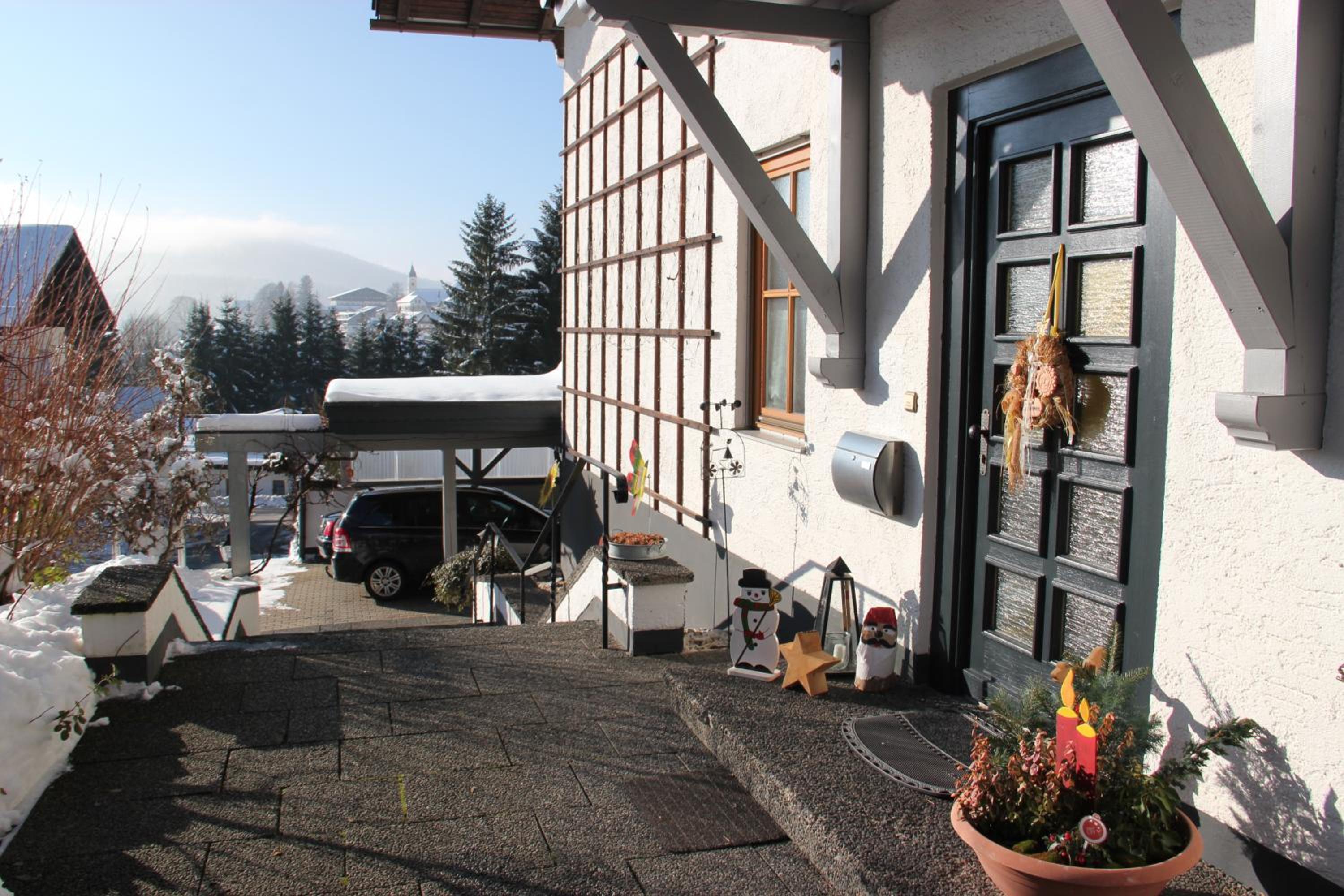 Villa Relax - Ferienwohnungen & Hallenbad & Relaxgarten