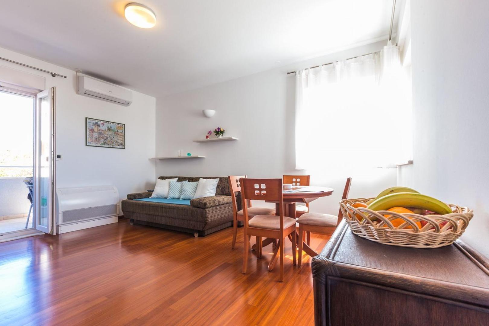 Adriano 2BR apartment with terrace view 5