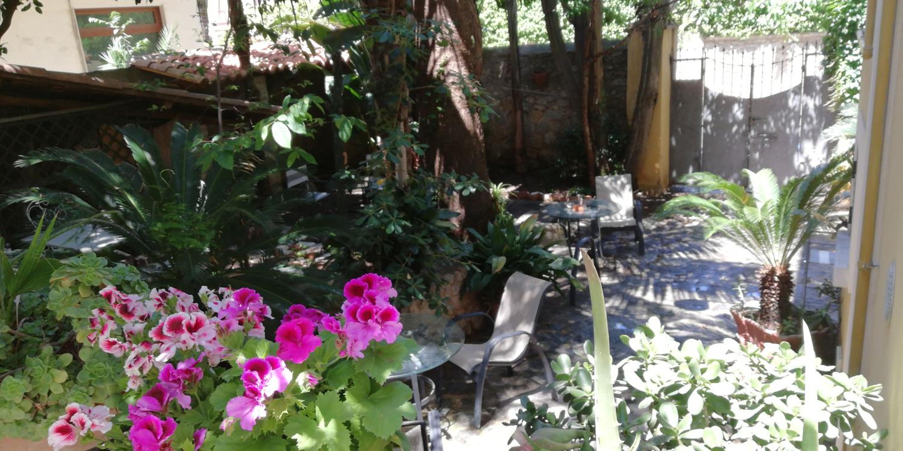 Villino with Garden view 5