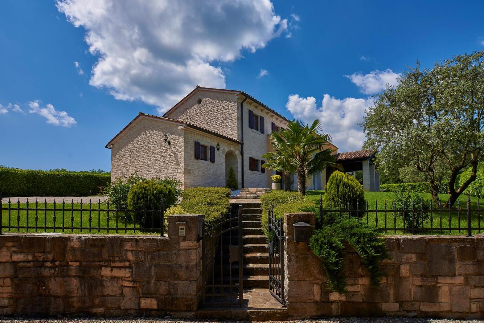 Hotel Villa Sujevic - Image 1