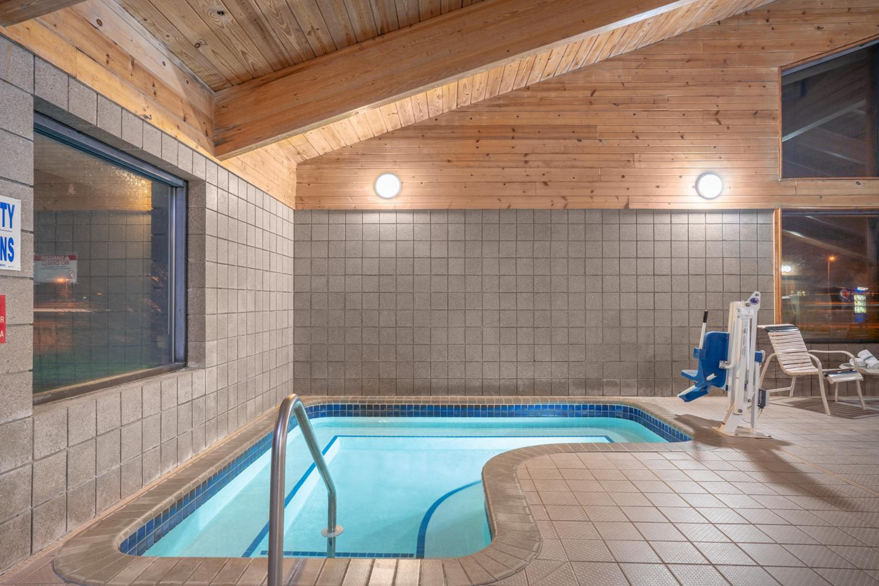Baymont by Wyndham Lakeville