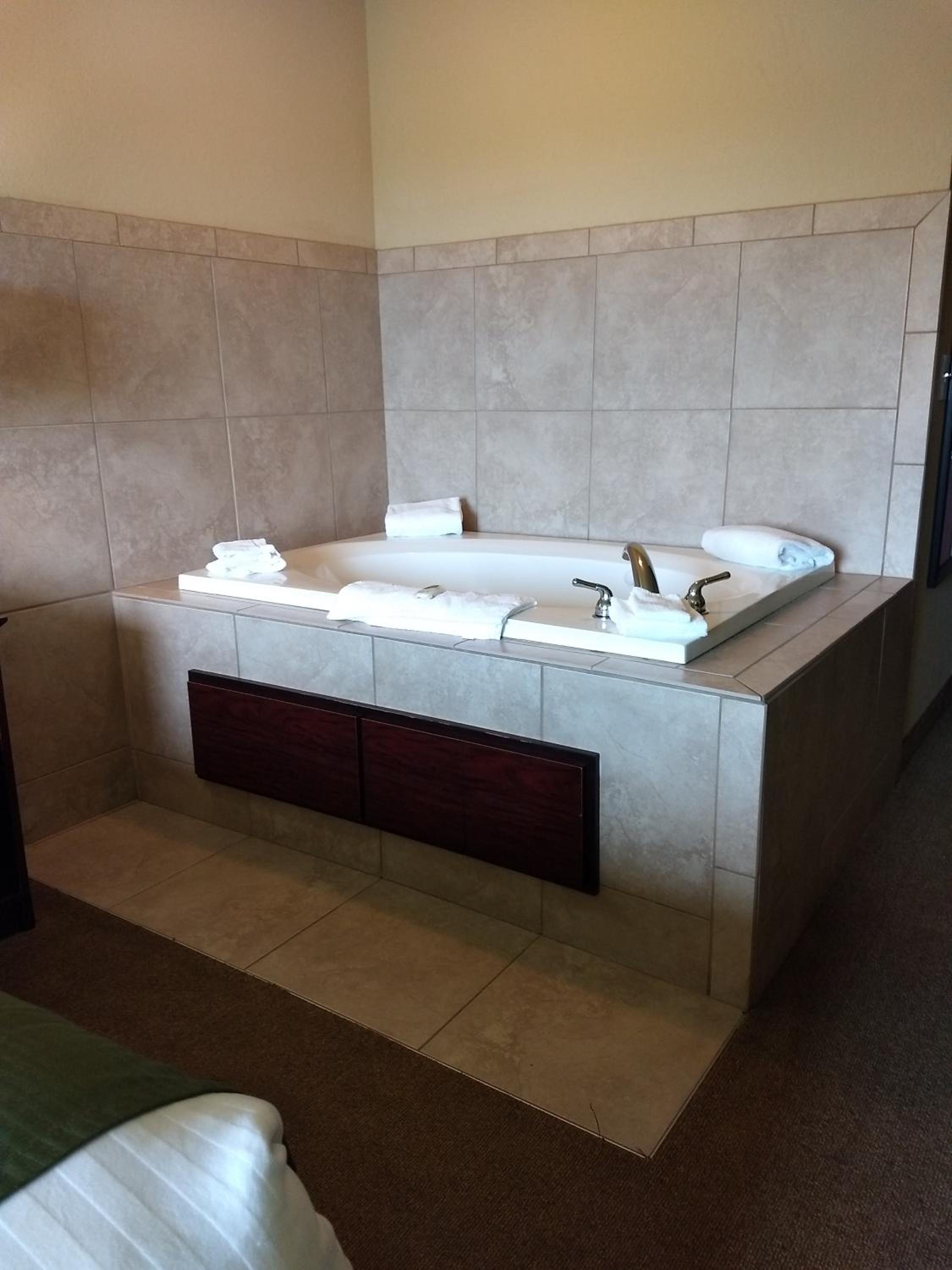 AmeriVu inn and Suites - Crookston