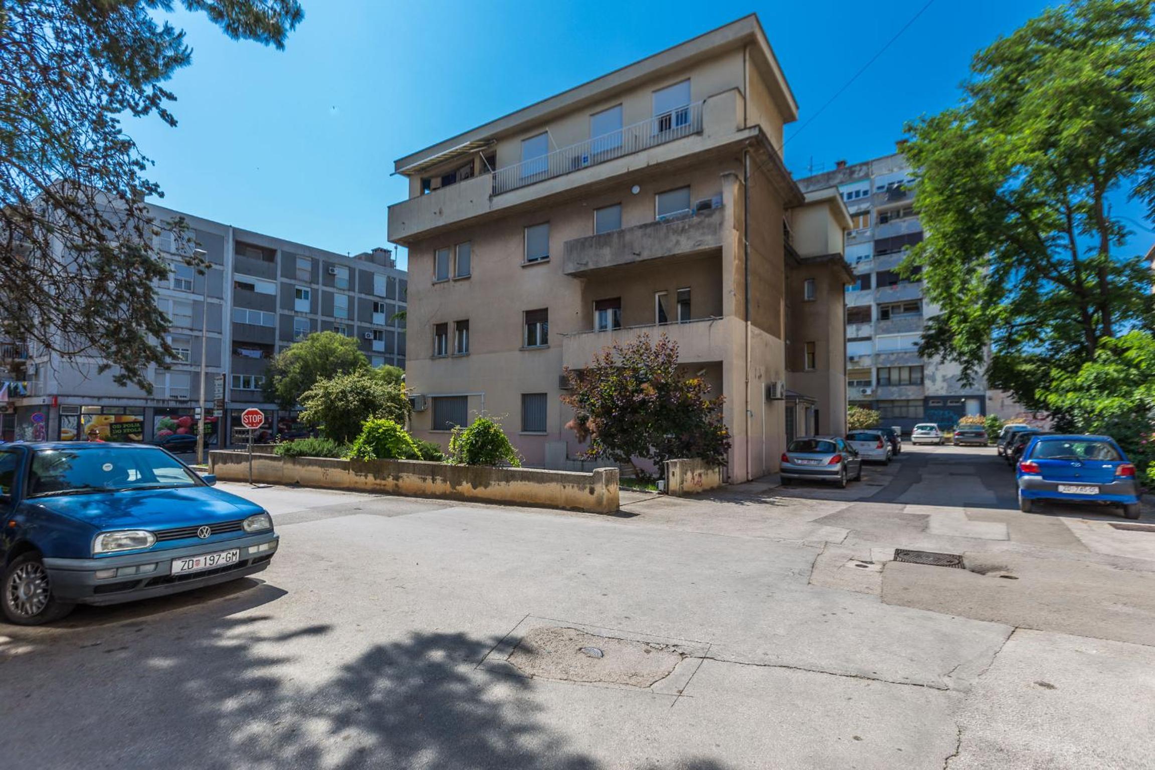 Hotel Deluxe MP - Image 1