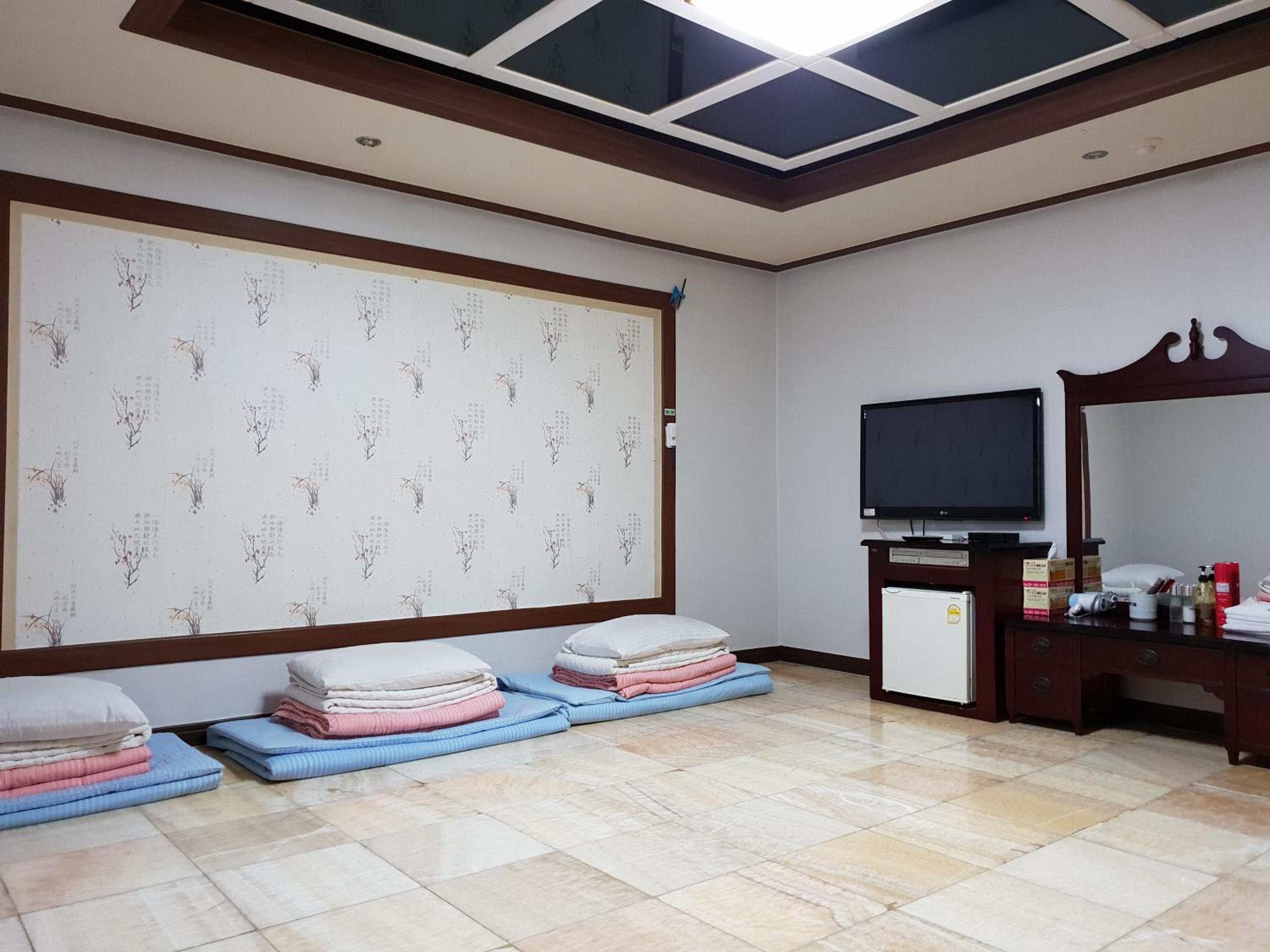Plus Motel